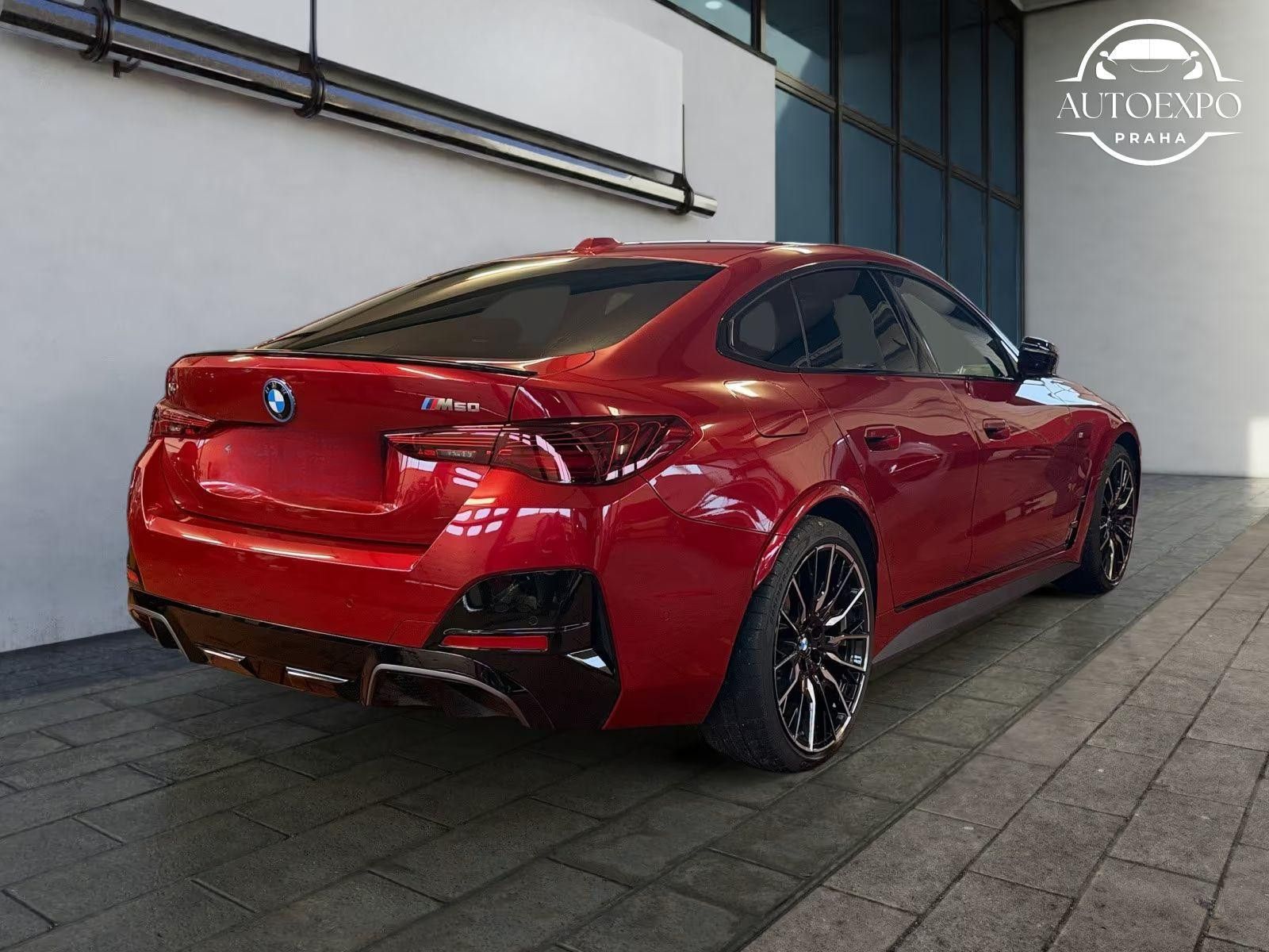 BMW i4, M50 xDrive M SPORT - fotka 3