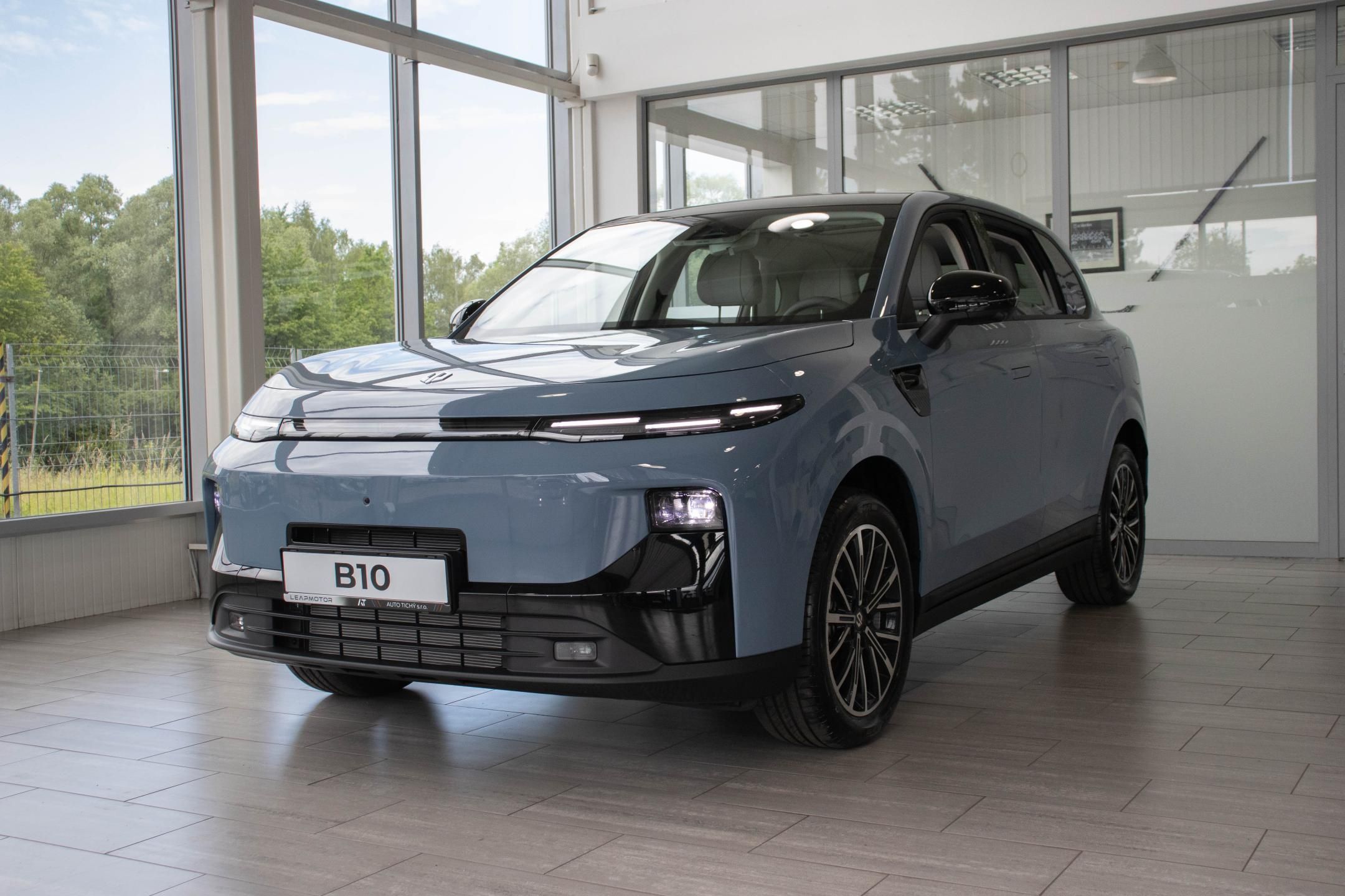 Leapmotor B10, Design HYBRID EV