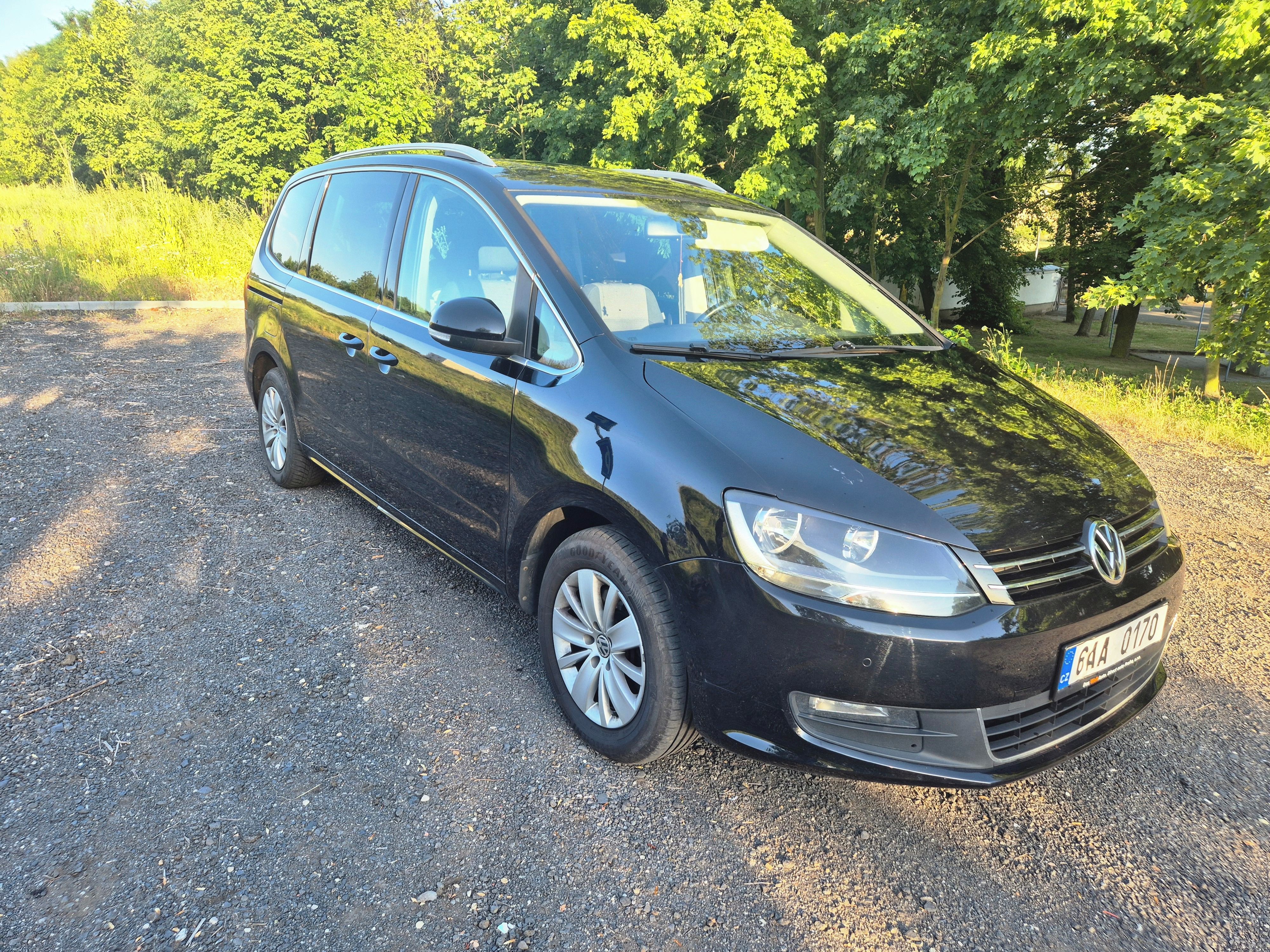Volkswagen Sharan, 2.0tdi, DSG, 7 míst - fotka 2