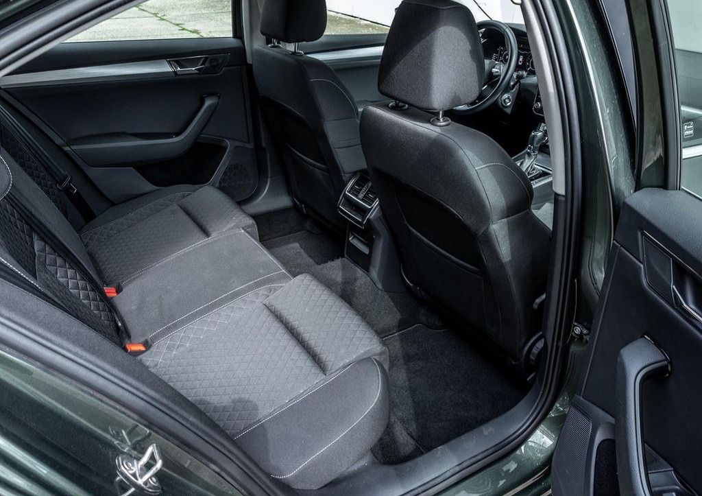 Škoda Superb, 1.5 TSi 110kW,Matrix LED,ojeté - fotka 4