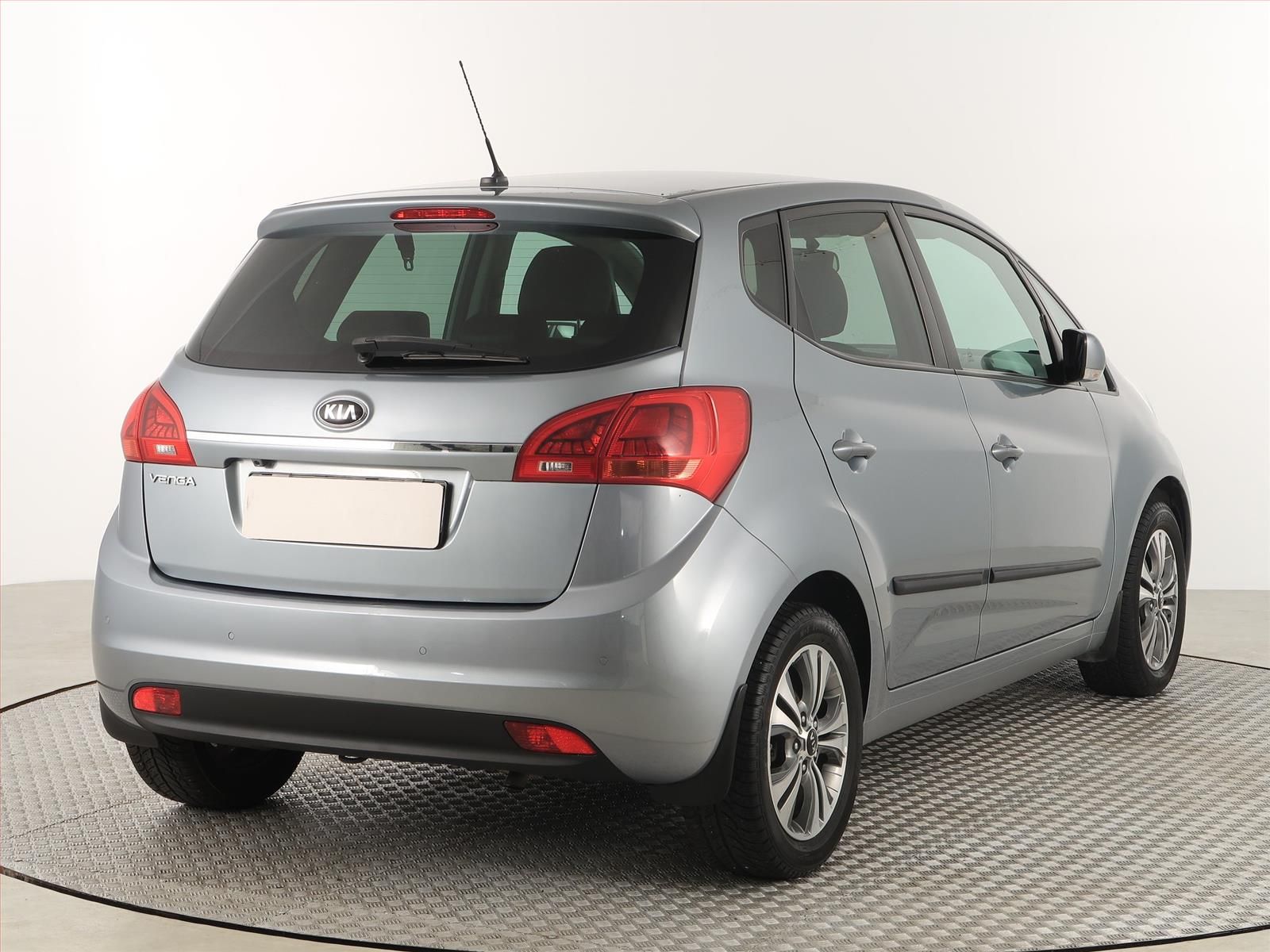Kia Venga, 1.6 CVVT, Automat, Serv.kniha - fotka 5