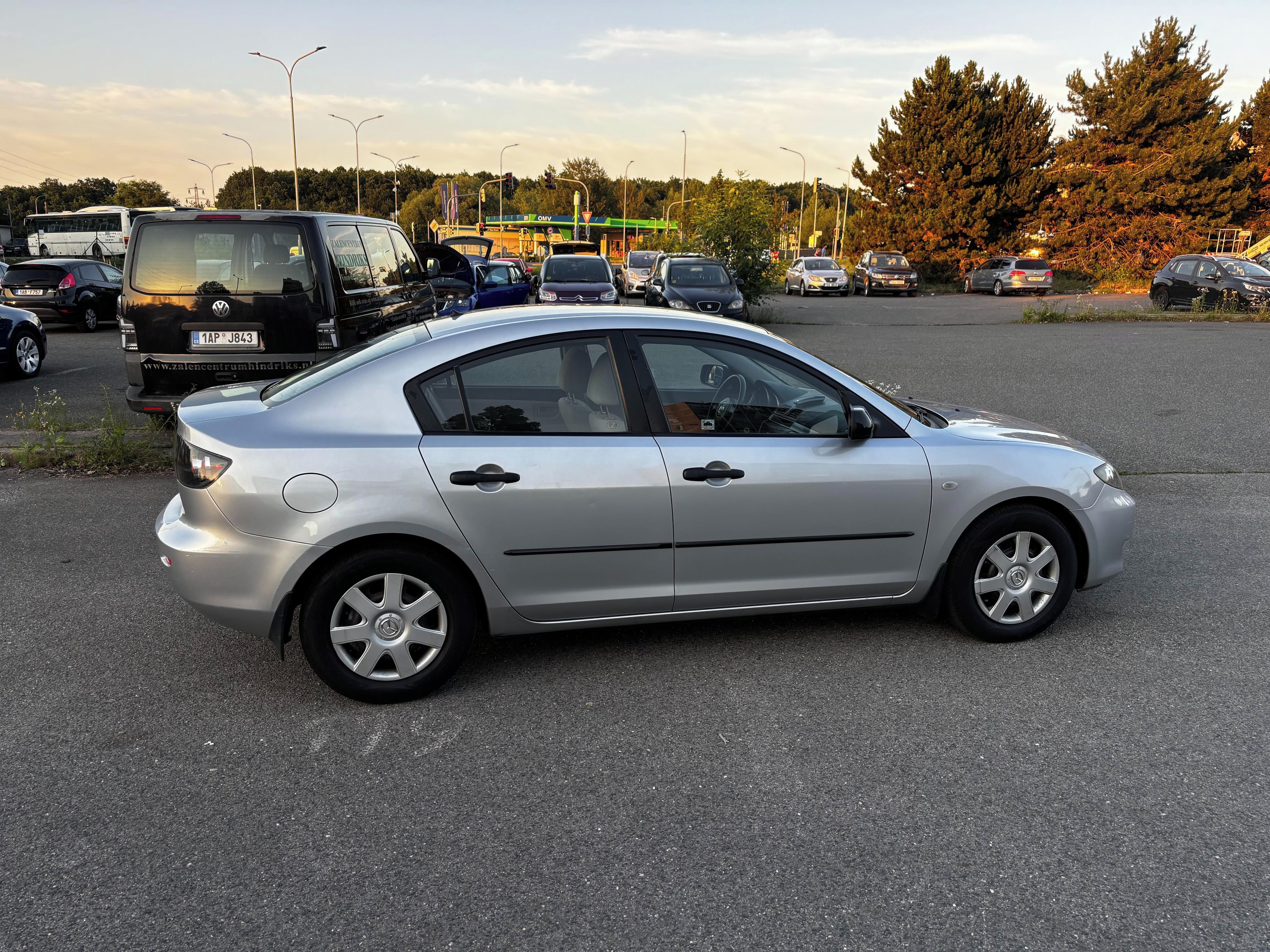 Mazda 3, Mazda 3 BK 1.6 nízký nájezd - fotka 4