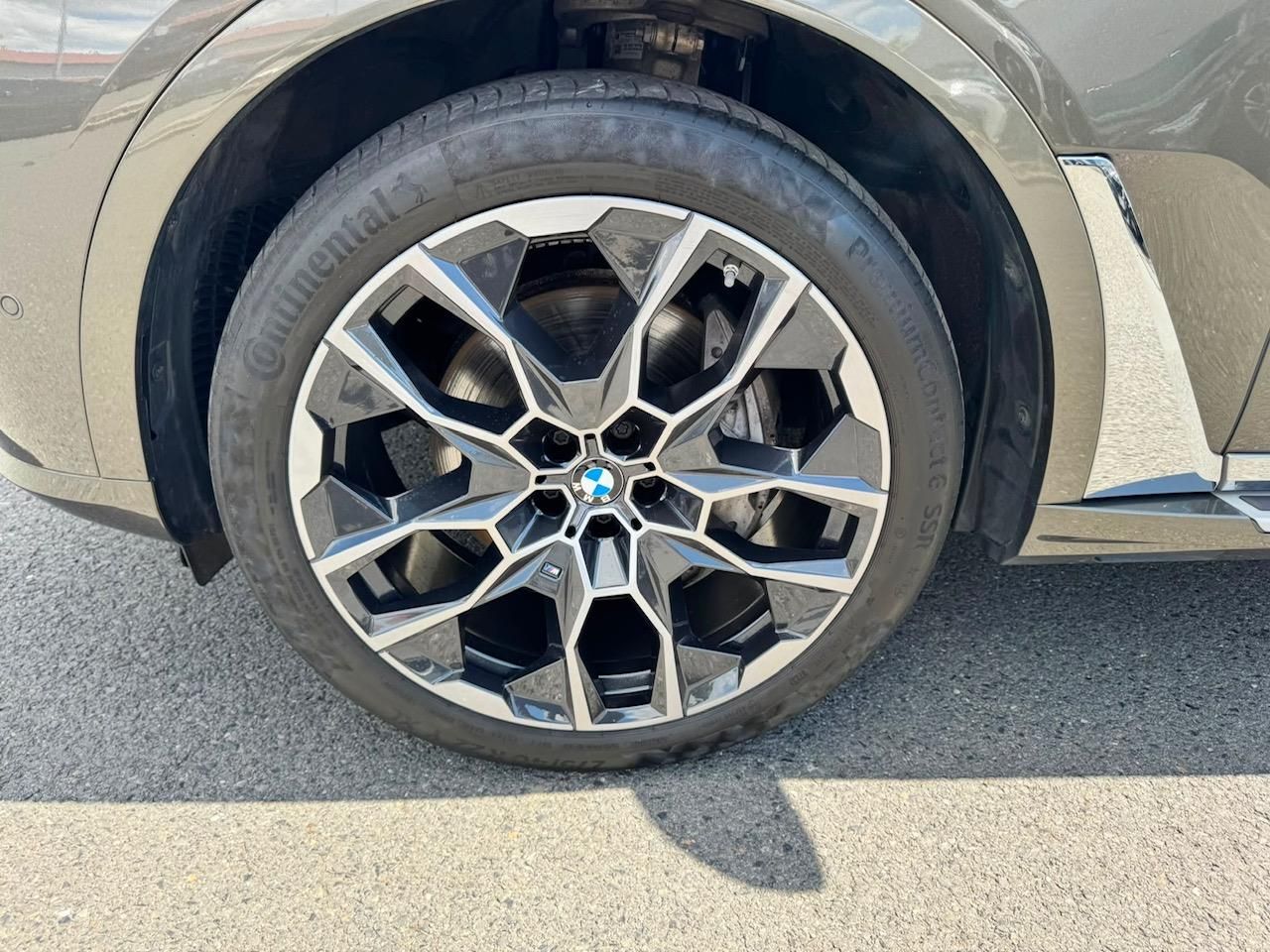 BMW X7, X7 xDrive40i Mpaket - fotka 4