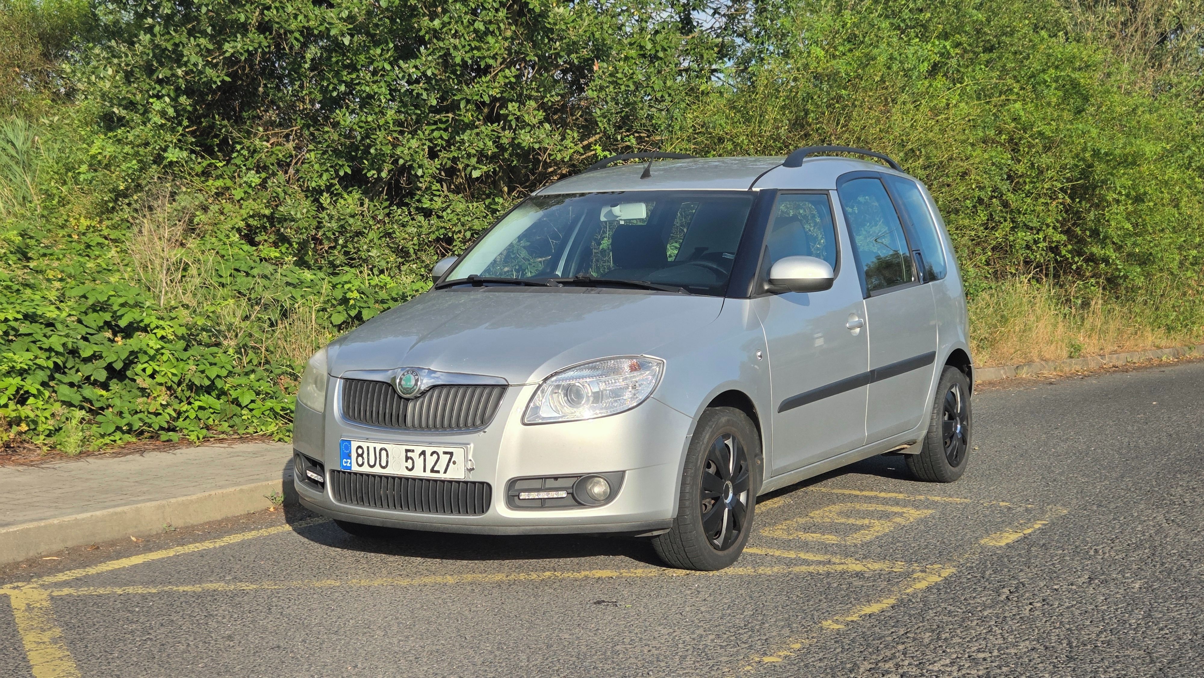 Škoda Roomster, 1.6 benzin - fotka 2