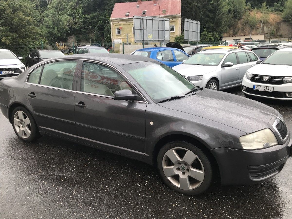 Škoda Superb, 1,9 TDi 96kW - fotka 5