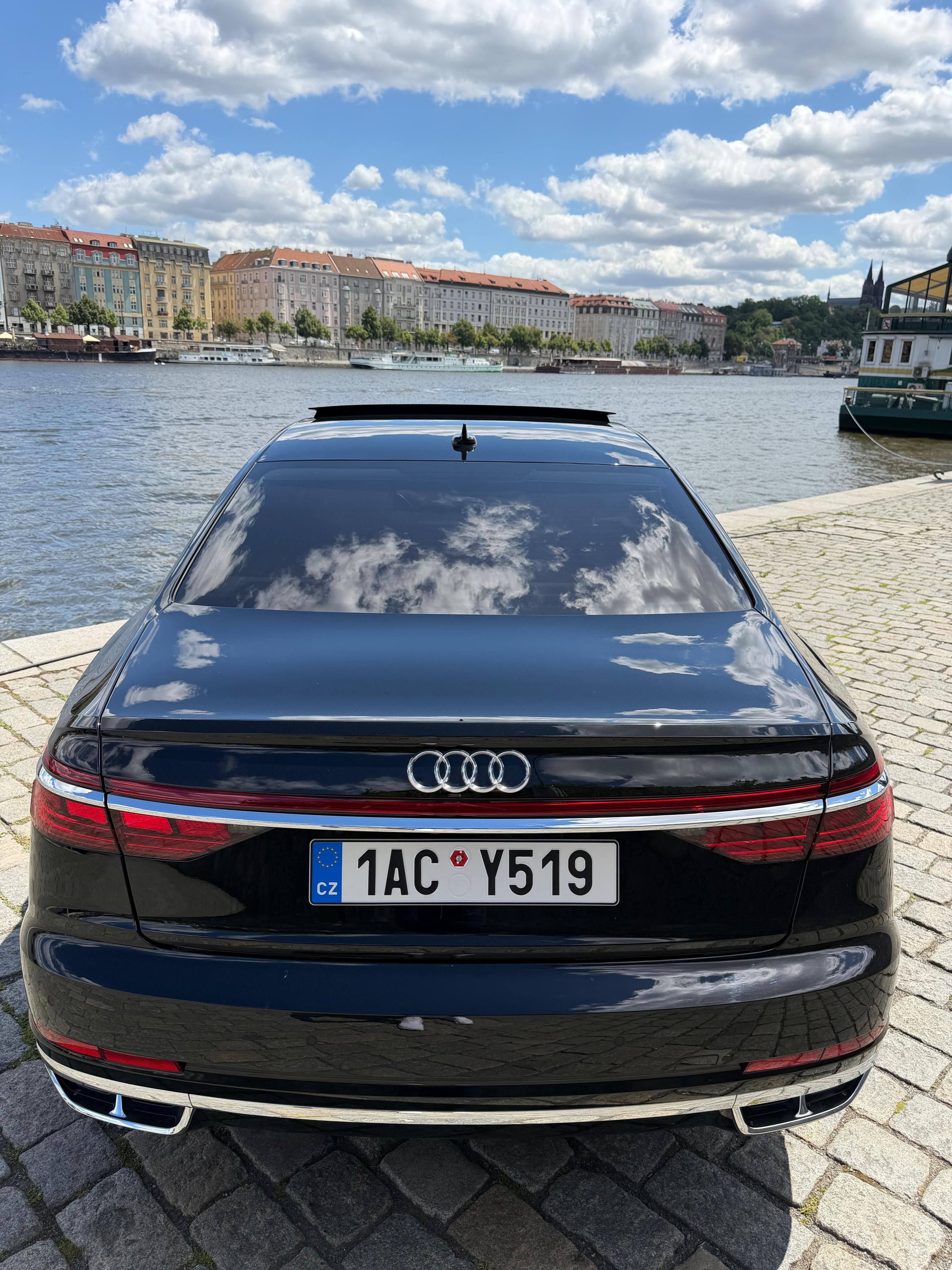 Audi A8, Top stav, plná výbava! - fotka 4