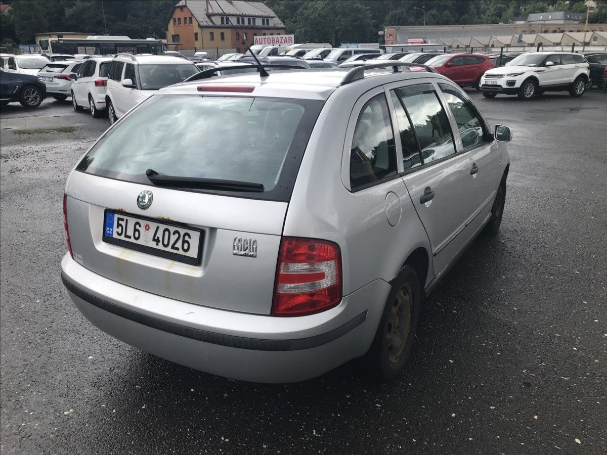 Škoda Fabia, 1,4 16V Combi - fotka 5