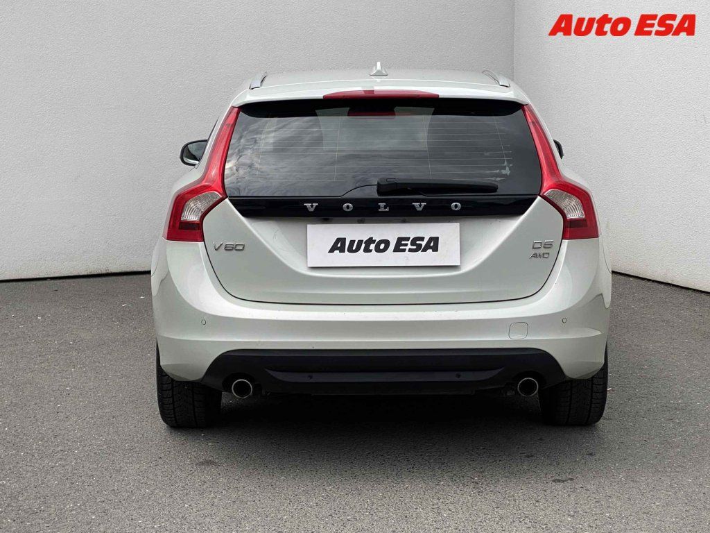 Volvo V60, 2.4 D5 - fotka 5
