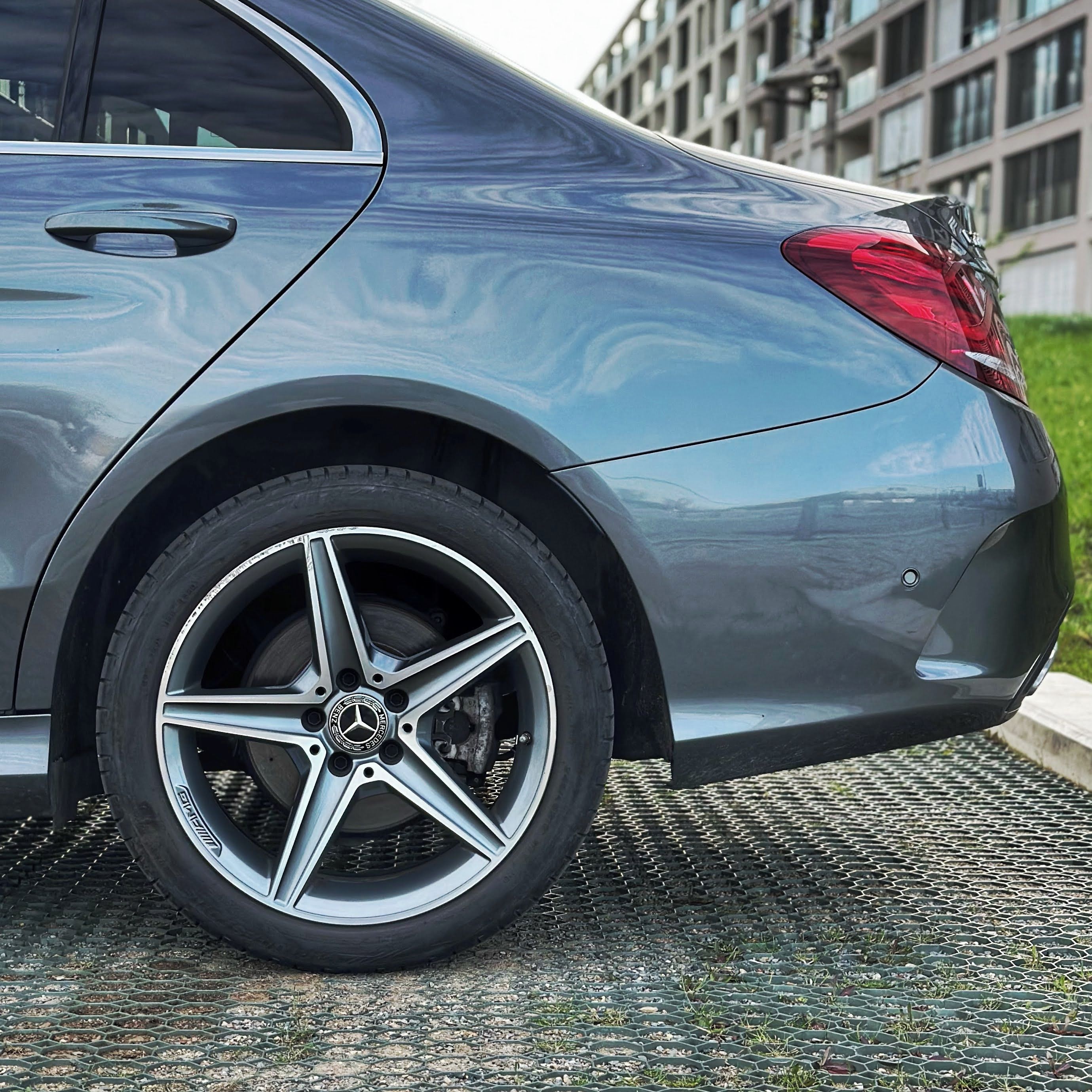 Mercedes-Benz Třídy C, 220 d 4MATIC AMG Line, 1. maji - fotka 6