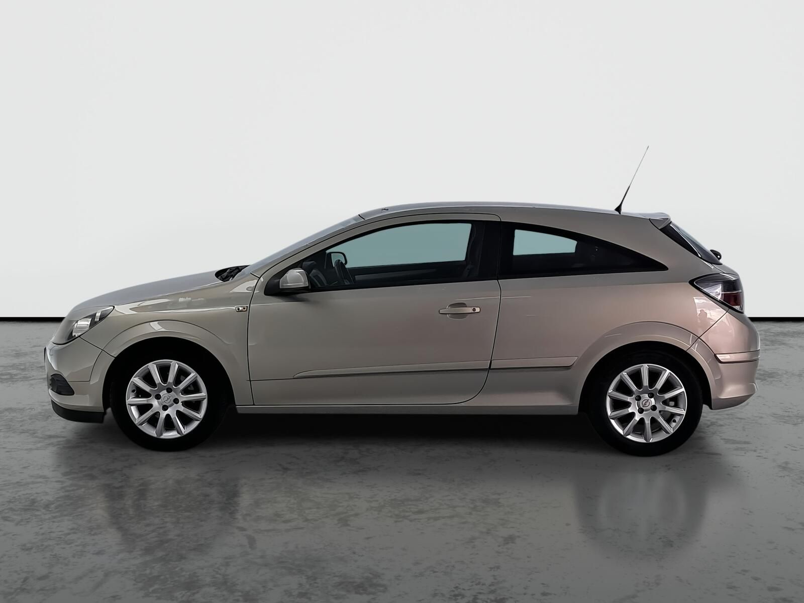 Opel Astra, 1.6 16V, Tažné - fotka 3