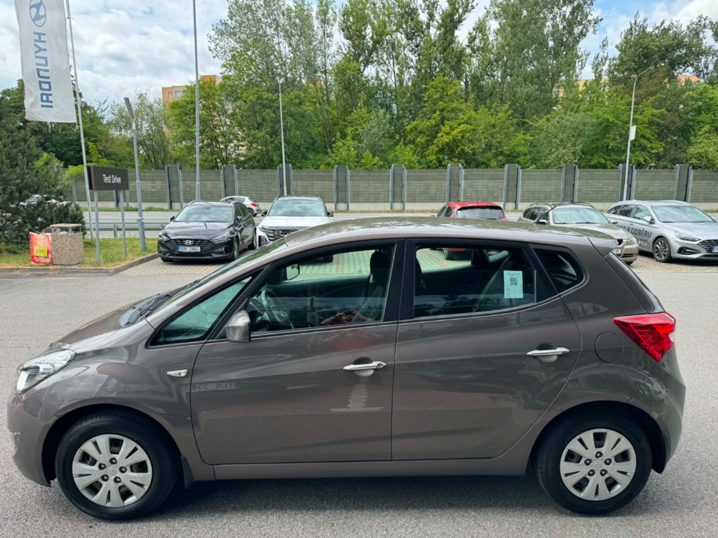 Hyundai ix20, Trikolor 1.4 MPI 66 kW - fotka 2