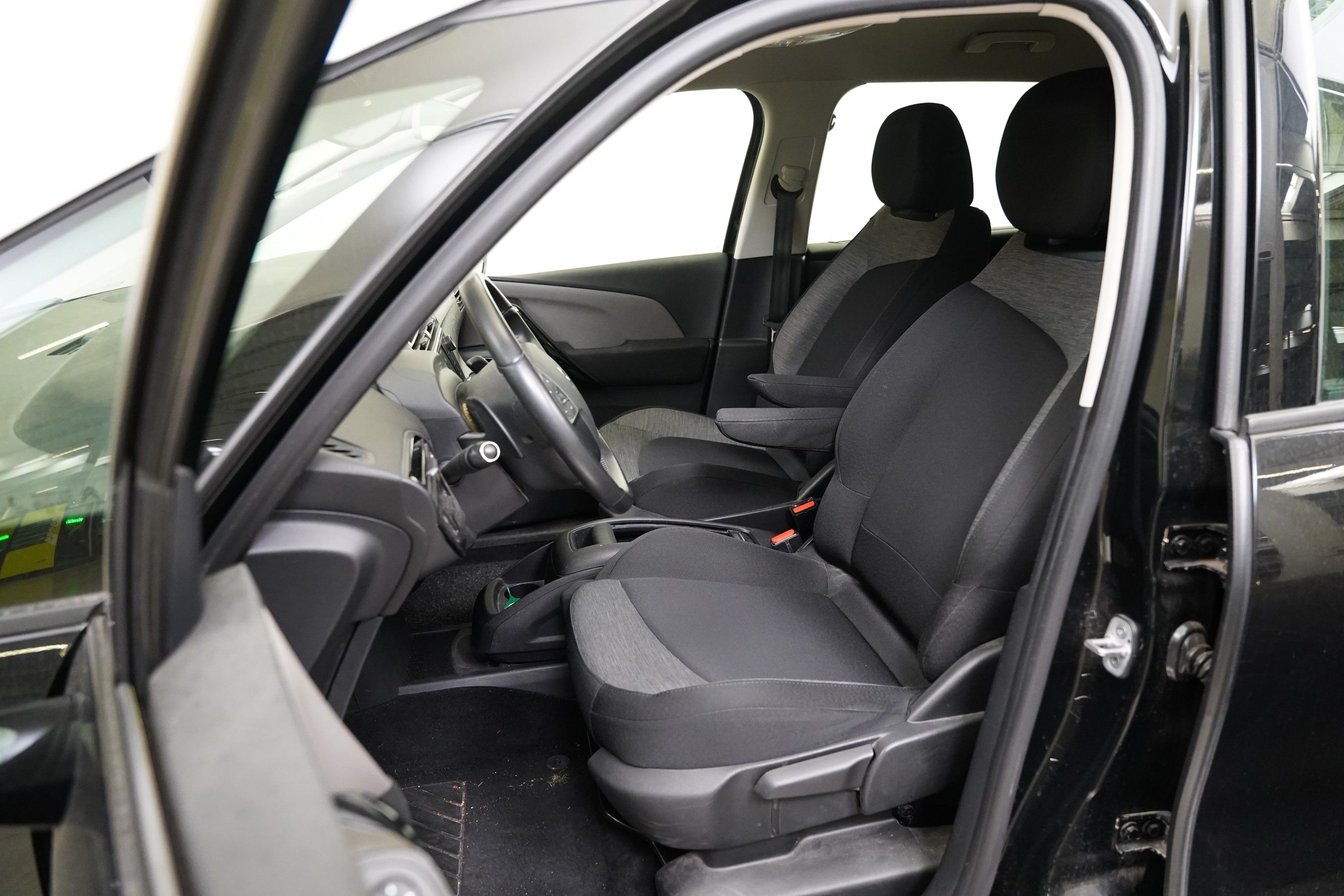 Citroën Grand C4 Picasso, 1.2 PureTech 96 kW Selection - fotka 5