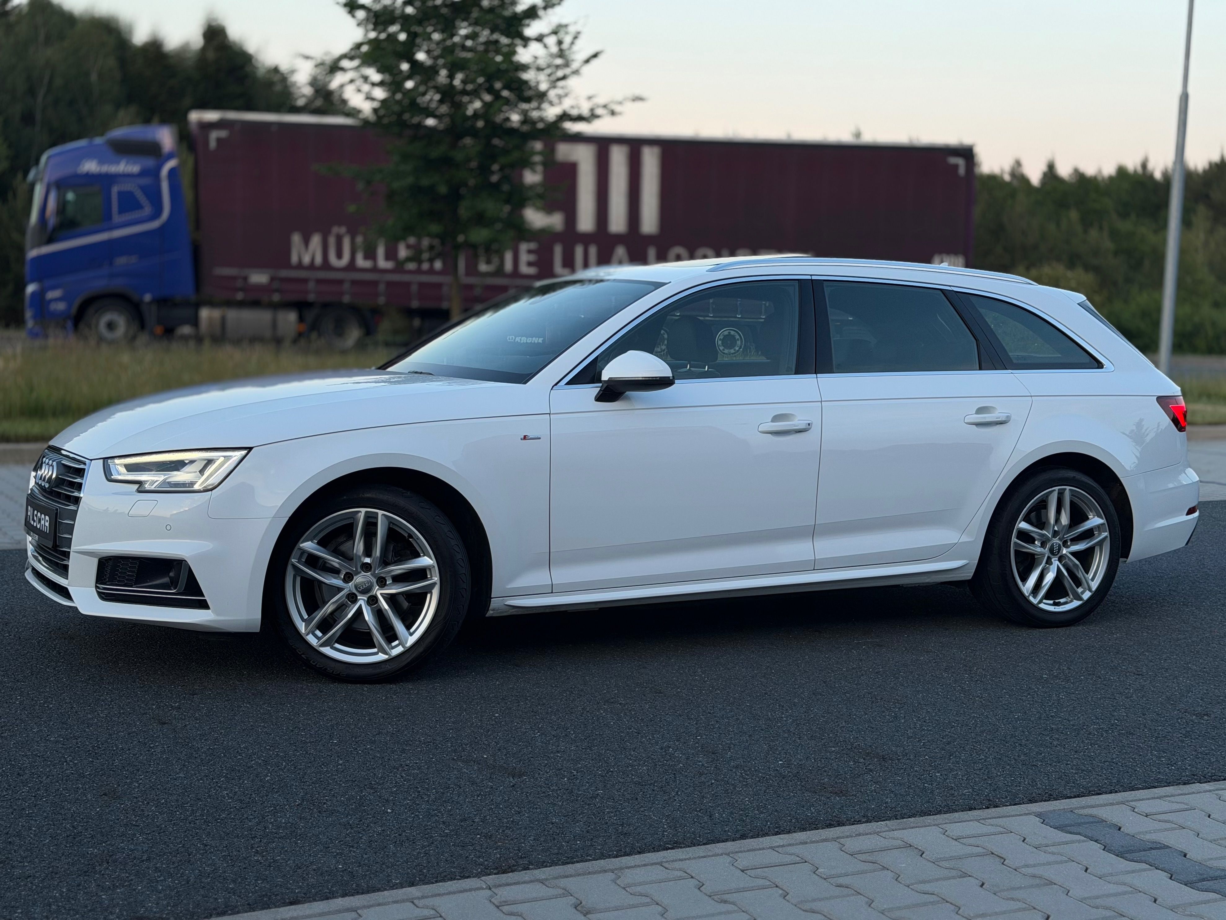 Audi A4, S-Line, LED, VIRTUAL, PANO - fotka 2