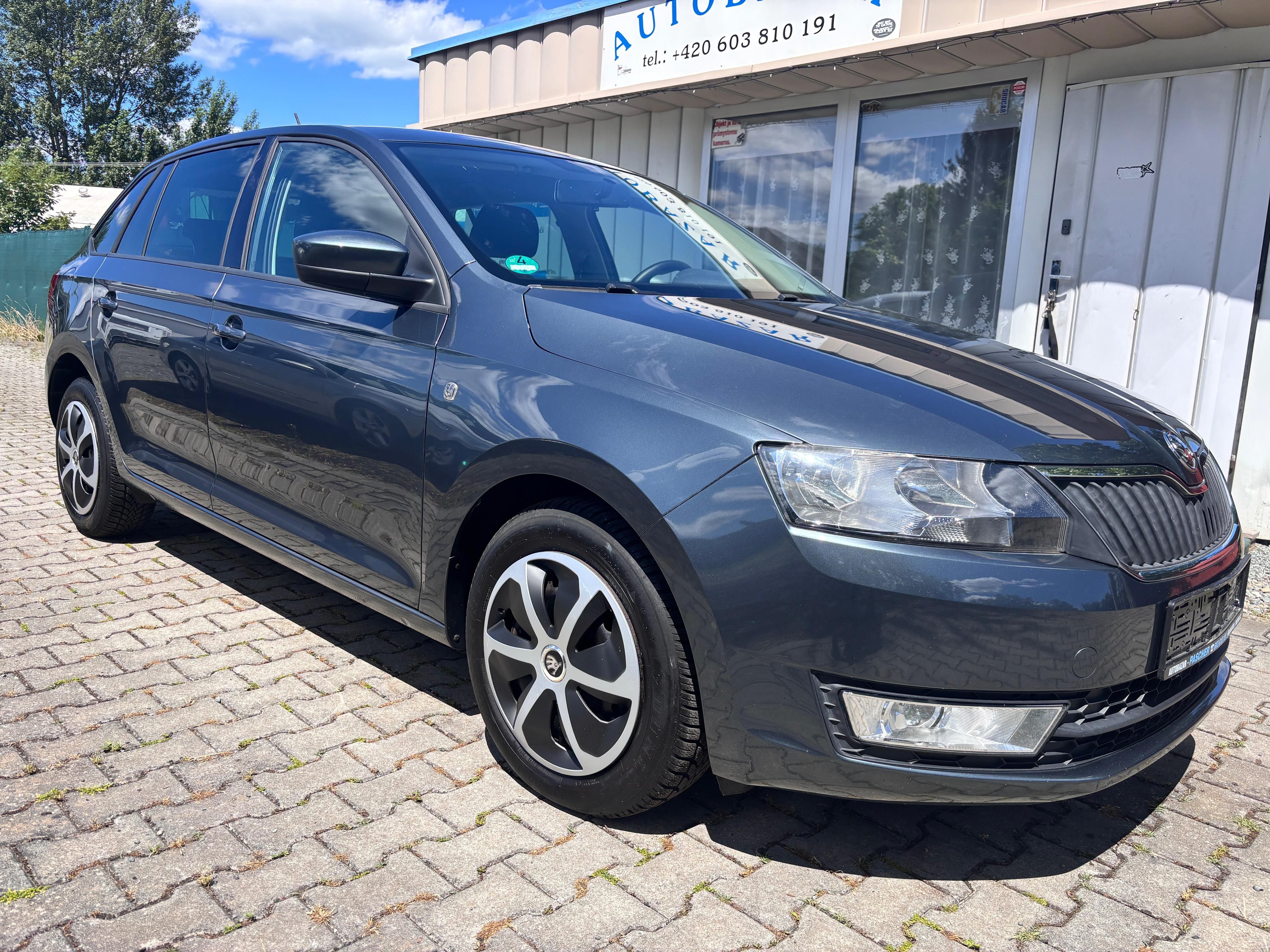 Škoda Rapid, Spaceback 1,6 TDI 66kW Style - fotka 4