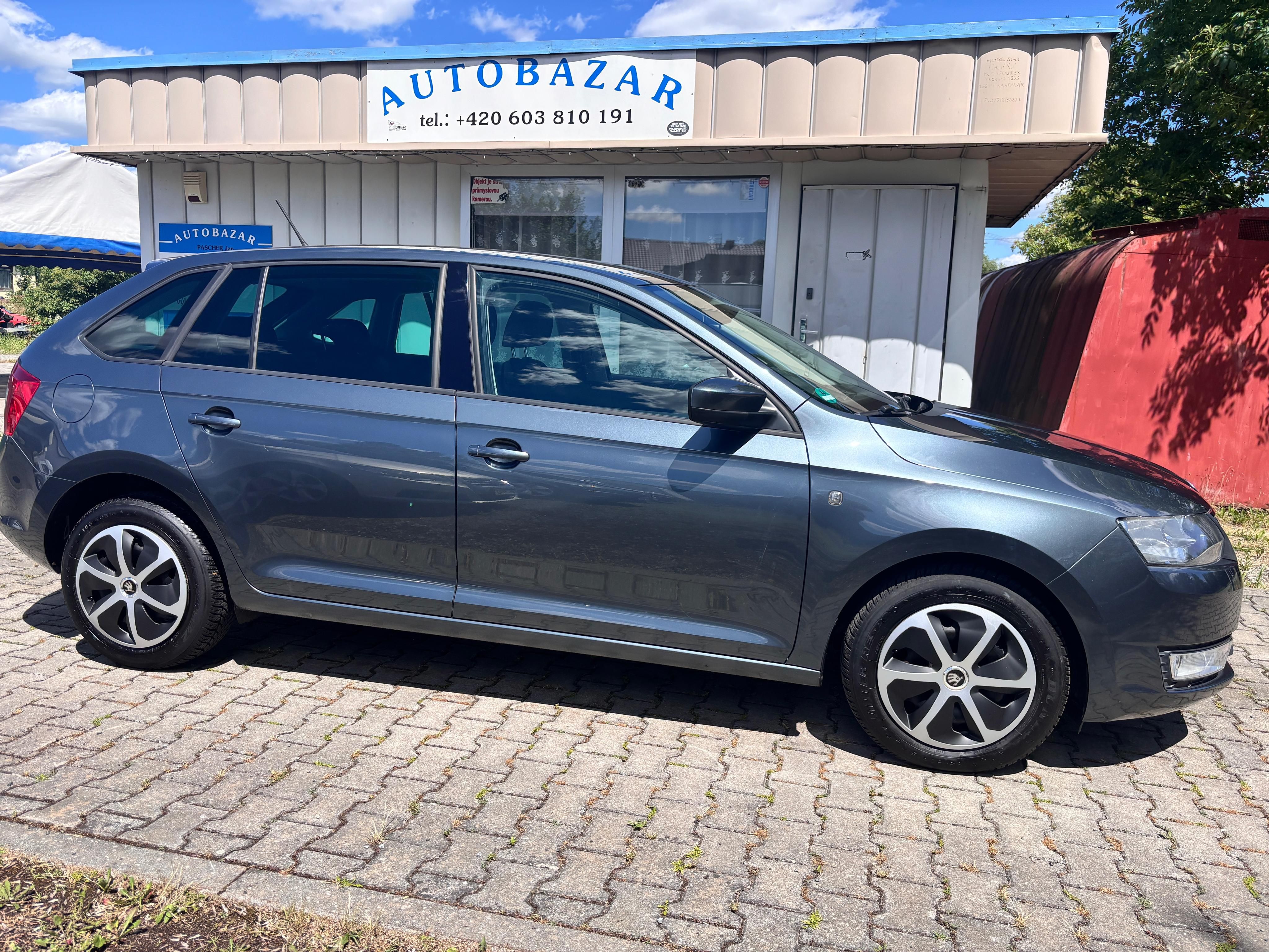 Škoda Rapid, Spaceback 1,6 TDI 66kW Style - fotka 6