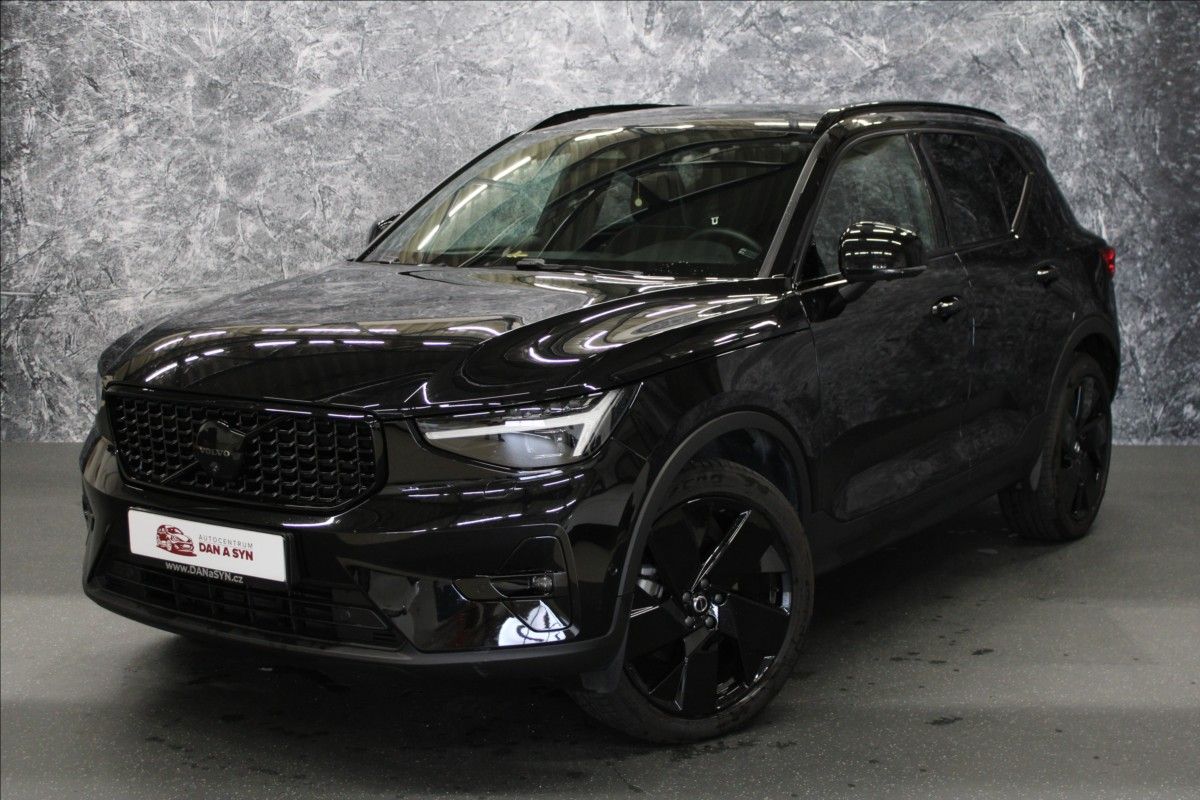 Volvo XC40, 2,0 B4 BLACK E. ULTRA AT 2025