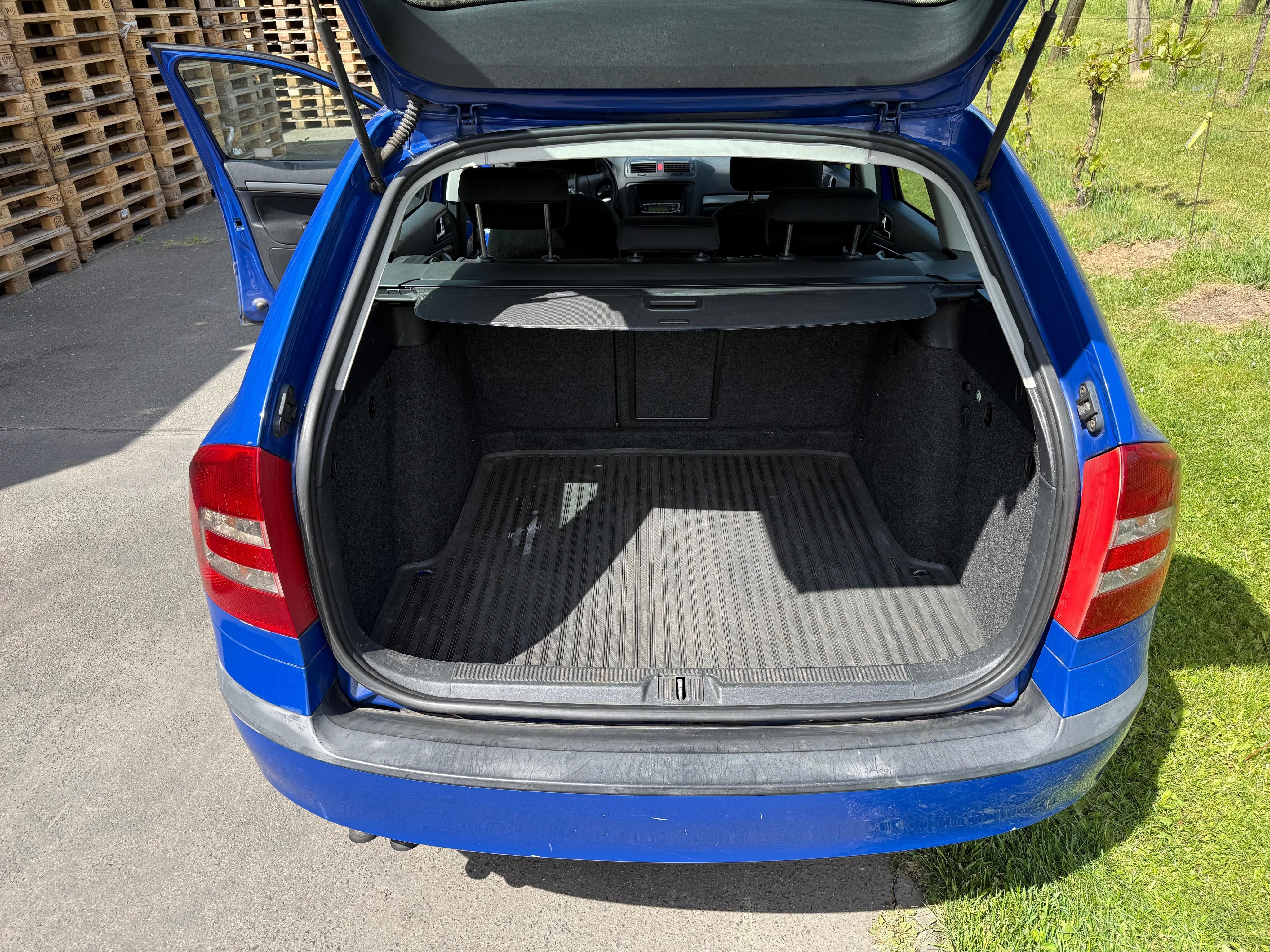 Škoda Octavia, 2.0 TDi - fotka 6