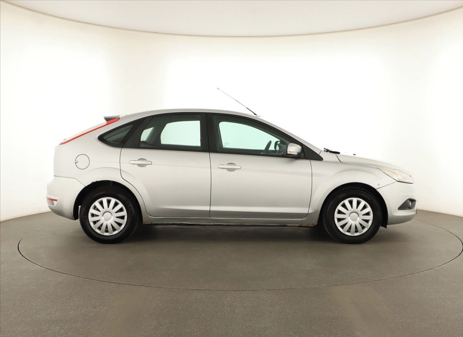 Ford Focus, 1.6 16V, Tažné, Klima - fotka 6