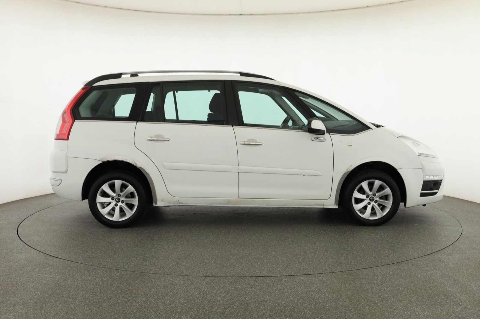 Citroën Grand C4 Picasso, 1.6 VTi, 7 míst, po STK, Tažné - fotka 6