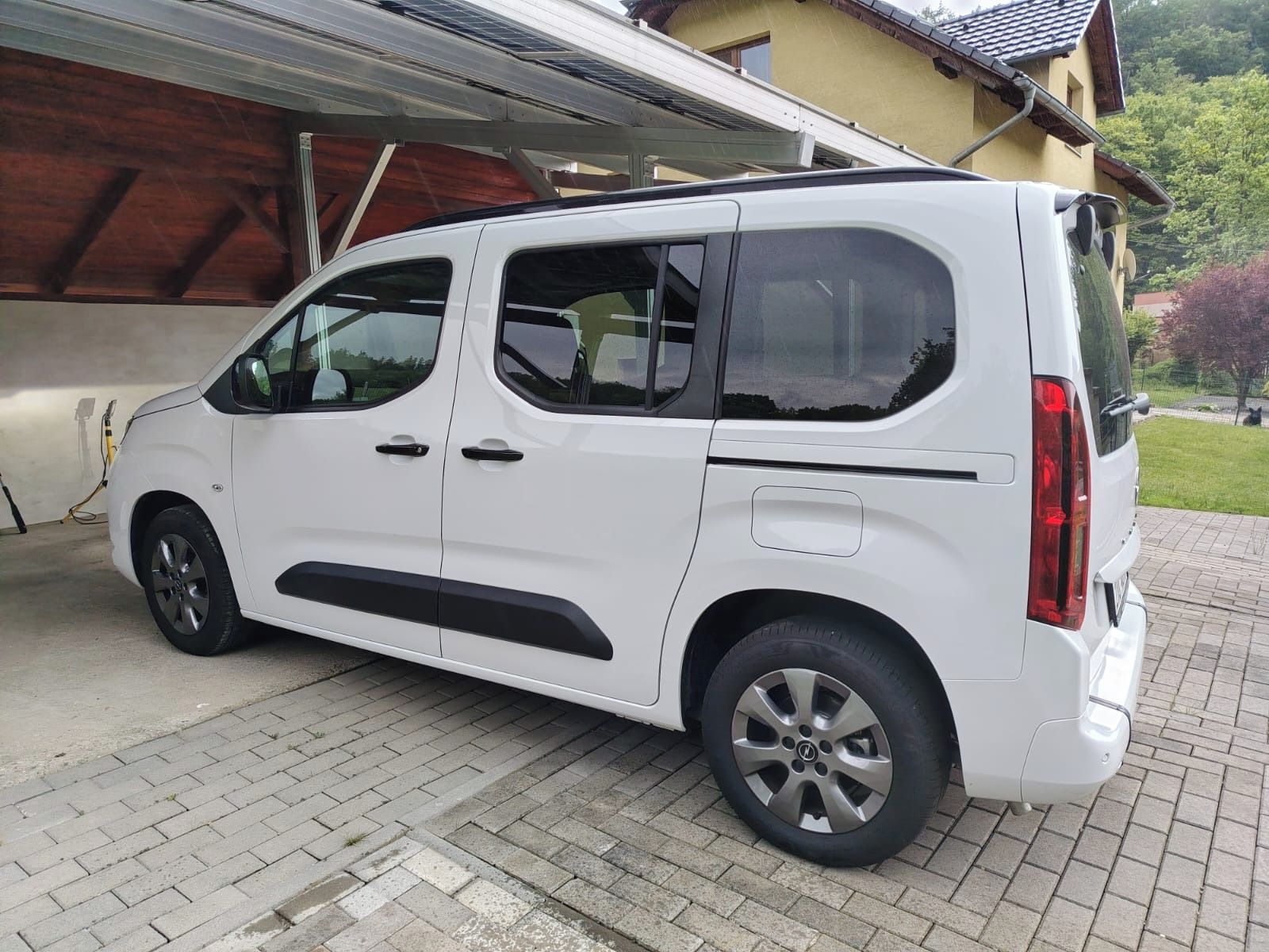 Opel Combo, pro ZTP se sklápěcí rampou - fotka 6