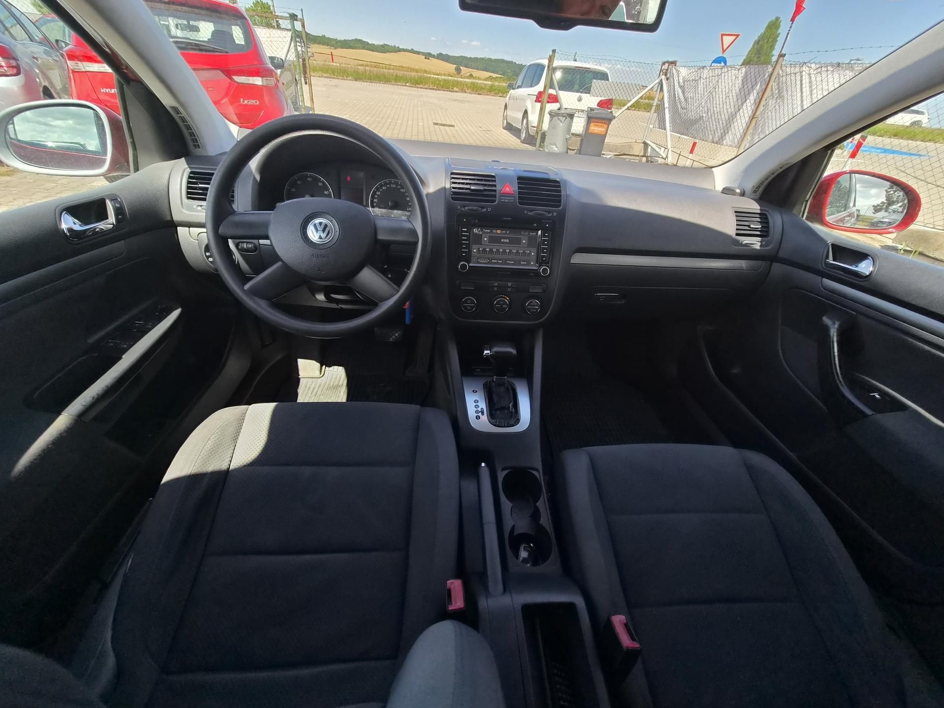 Volkswagen Golf, 1,6 FSI automat - fotka 5
