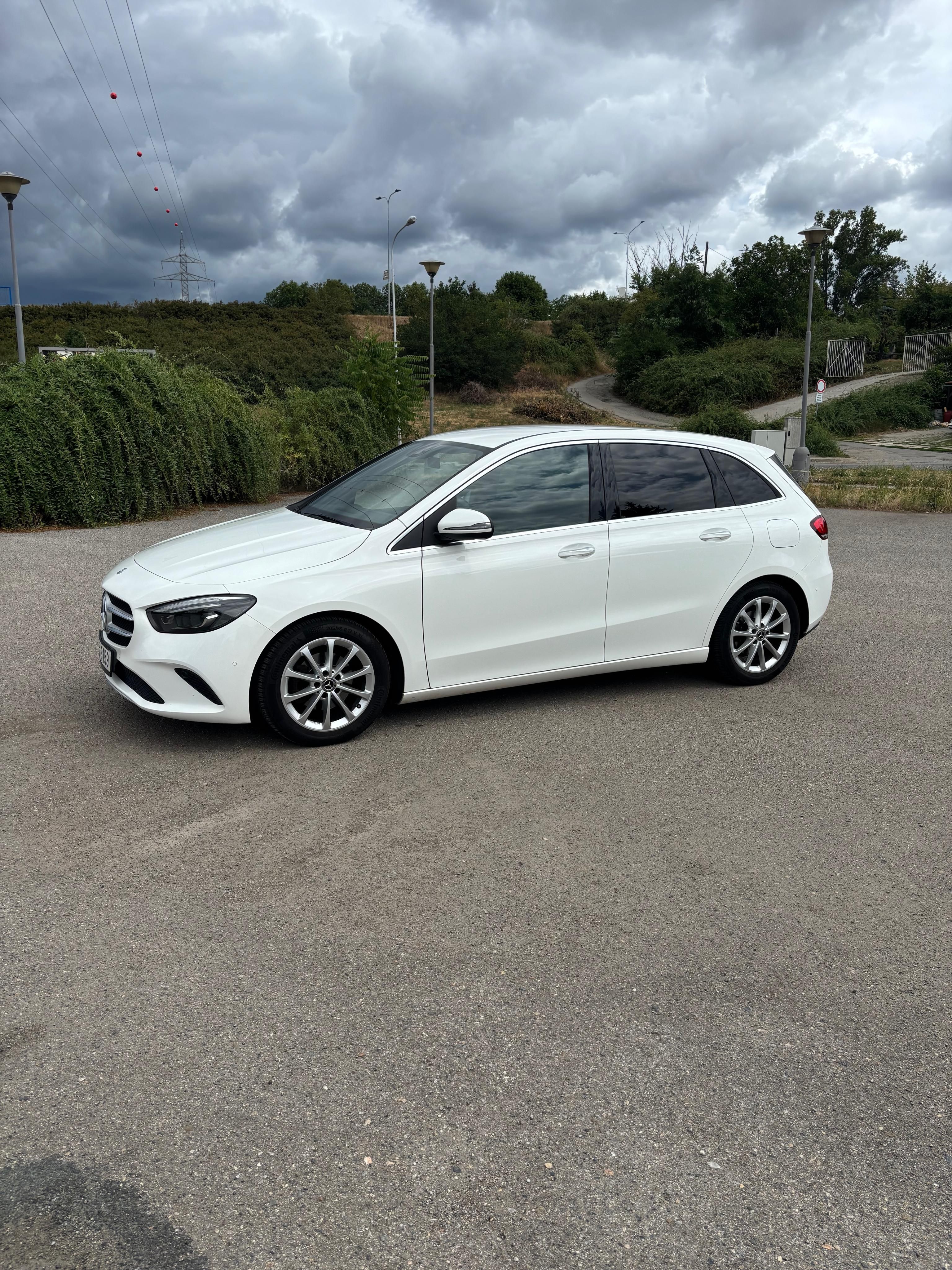 Mercedes-Benz Třídy B, B 180D, 66 400 km,Automat - fotka 2