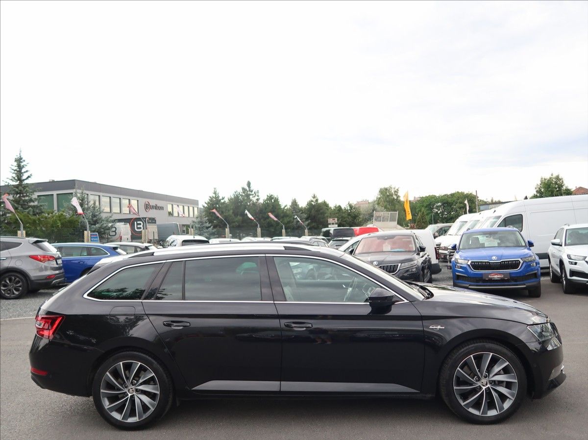 Škoda Superb, 2,0 TSi,200kW,NovéČR,L&K,4x4 - fotka 5