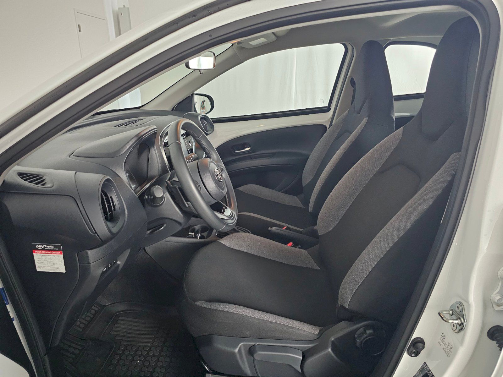 Toyota Aygo, X 1.0 CVT - fotka 6