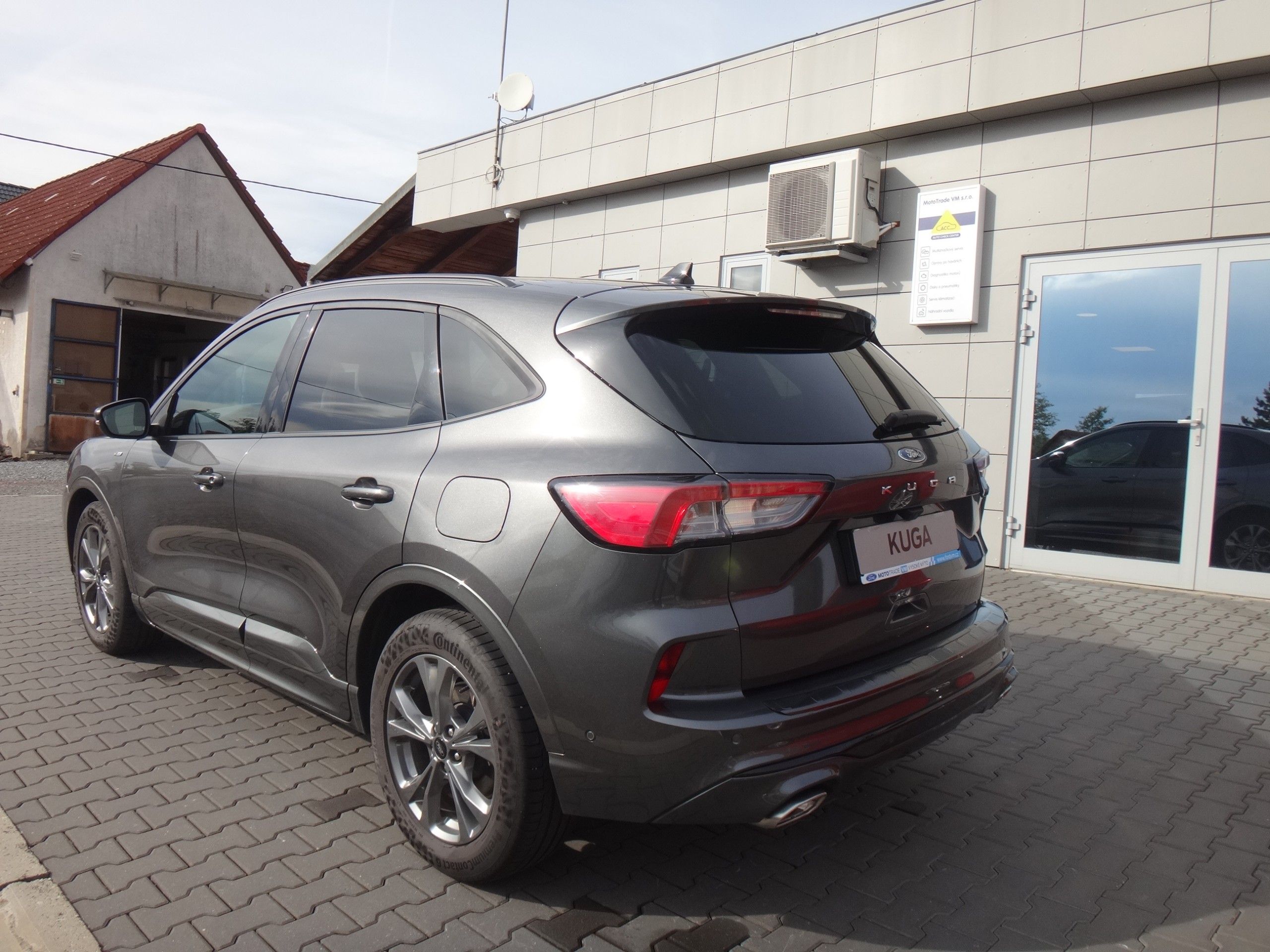 Ford Kuga, St-Line_1.5 EcoBoost 110kW/150 - fotka 3
