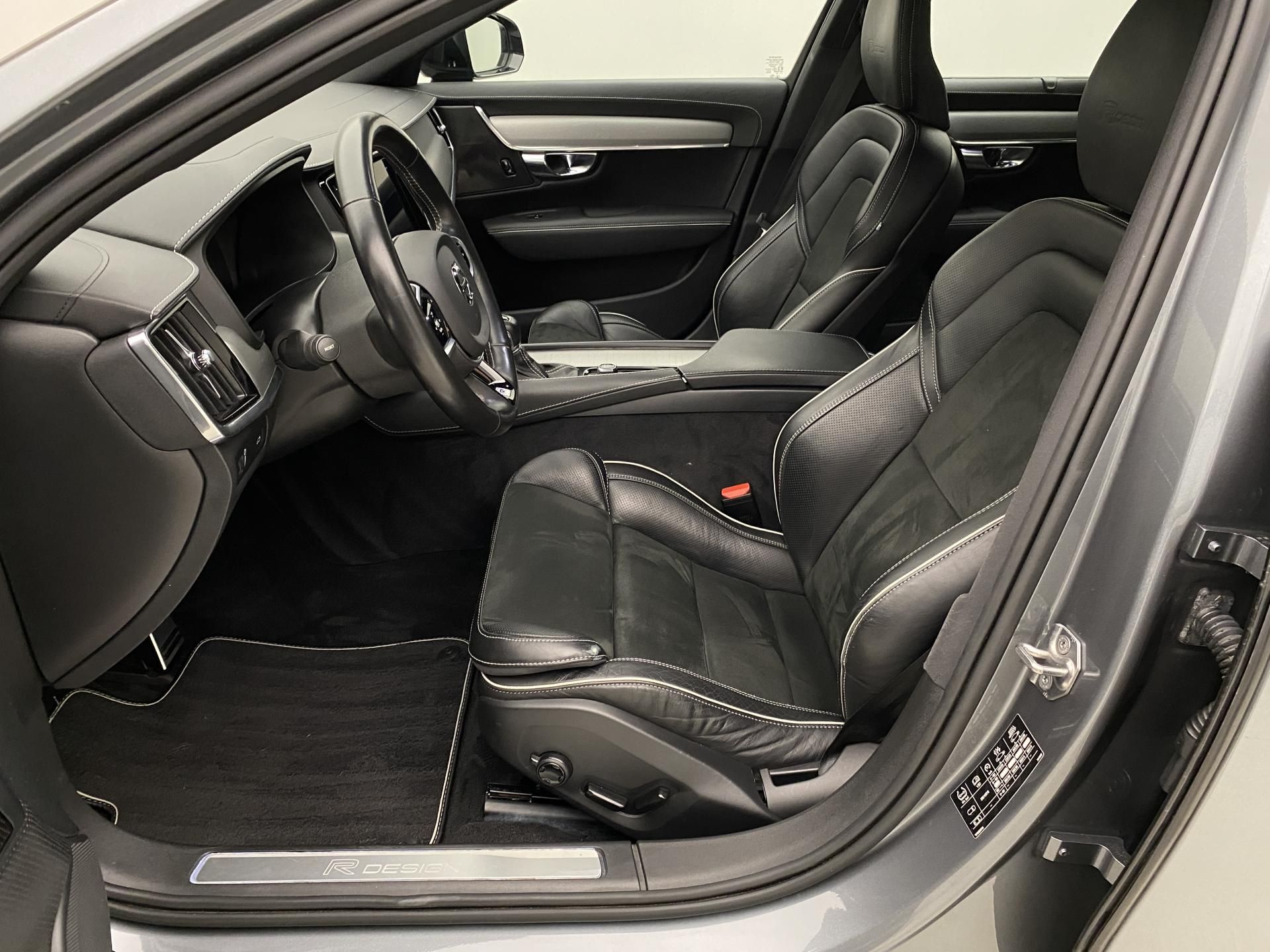 Volvo V90, D4 R-DESIGN AUT - fotka 3