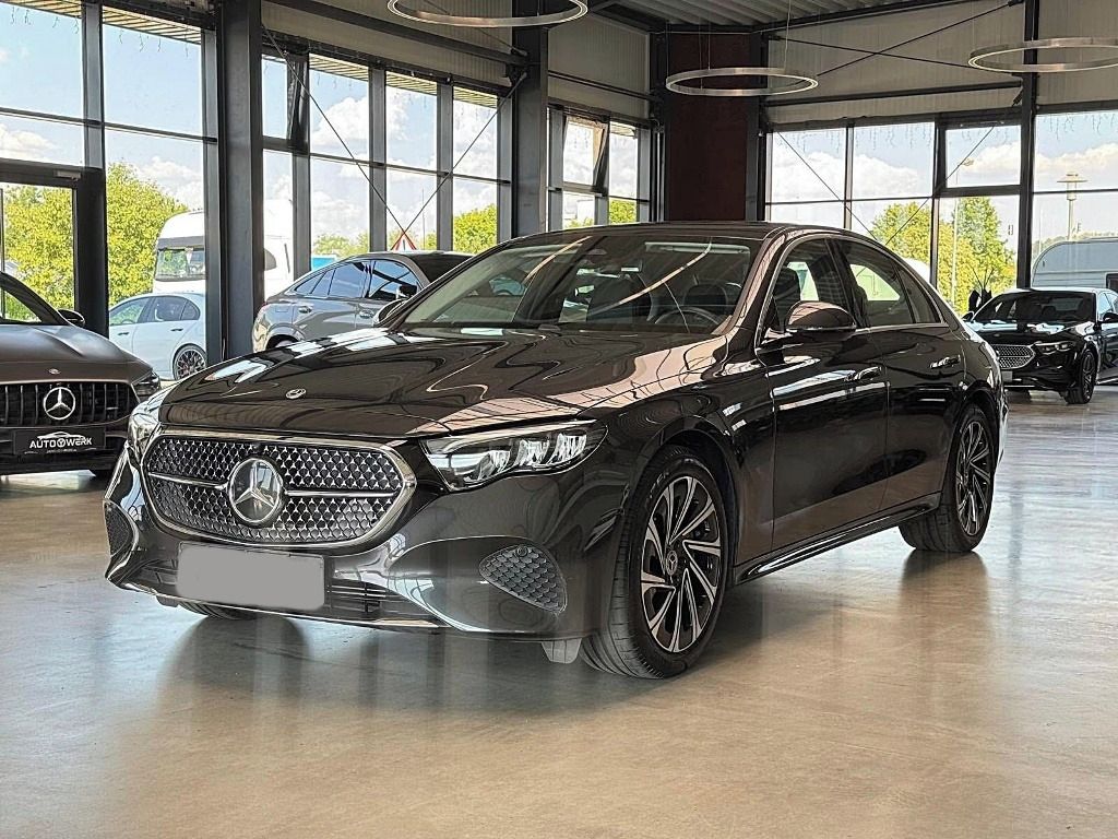 Mercedes-Benz Třídy E, 300 e Avantgarde*Kamera*Navi*