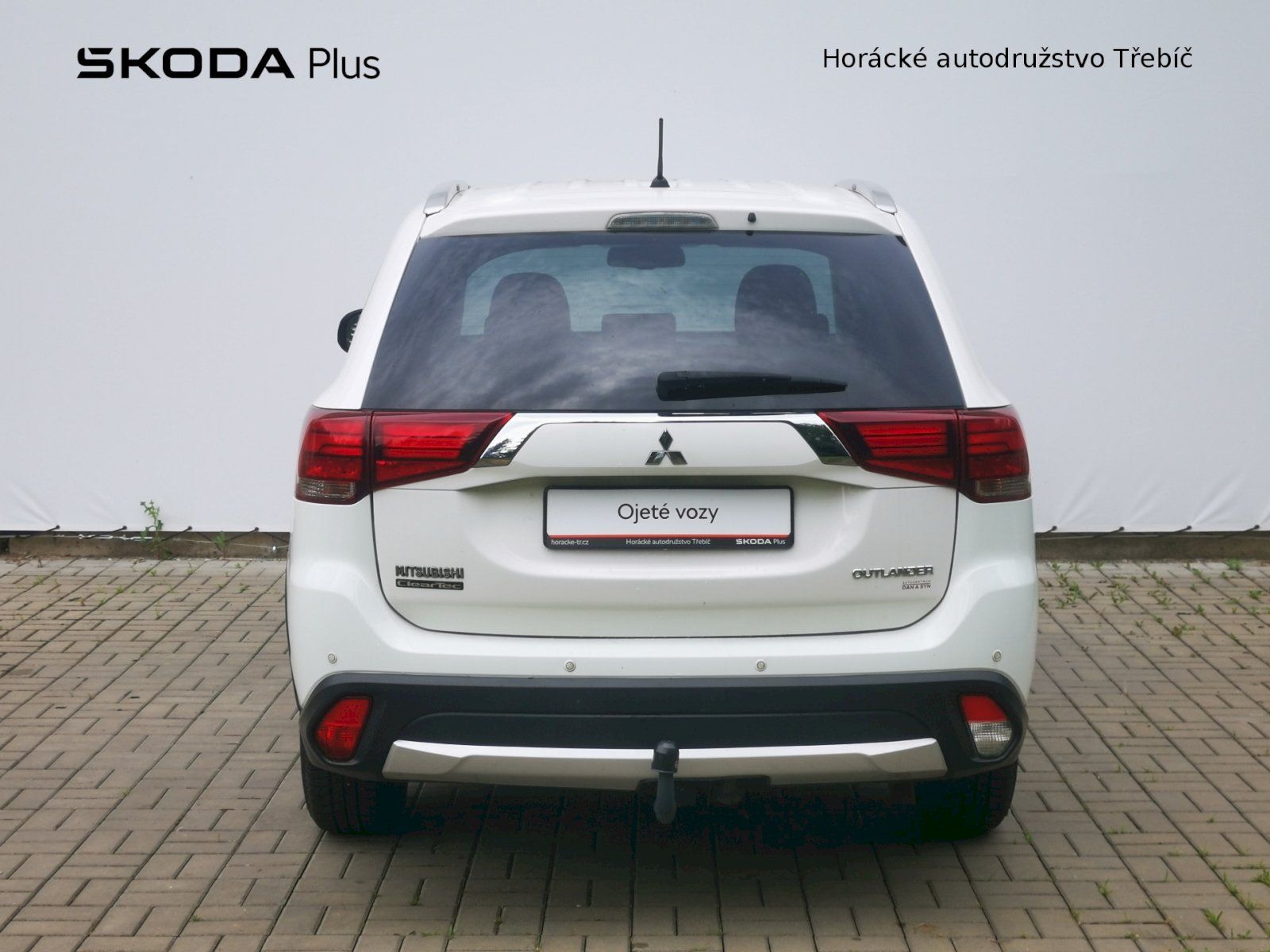 Mitsubishi Outlander, INTENSE 2.2 DI-D 110 kW 6MT 4W - fotka 6