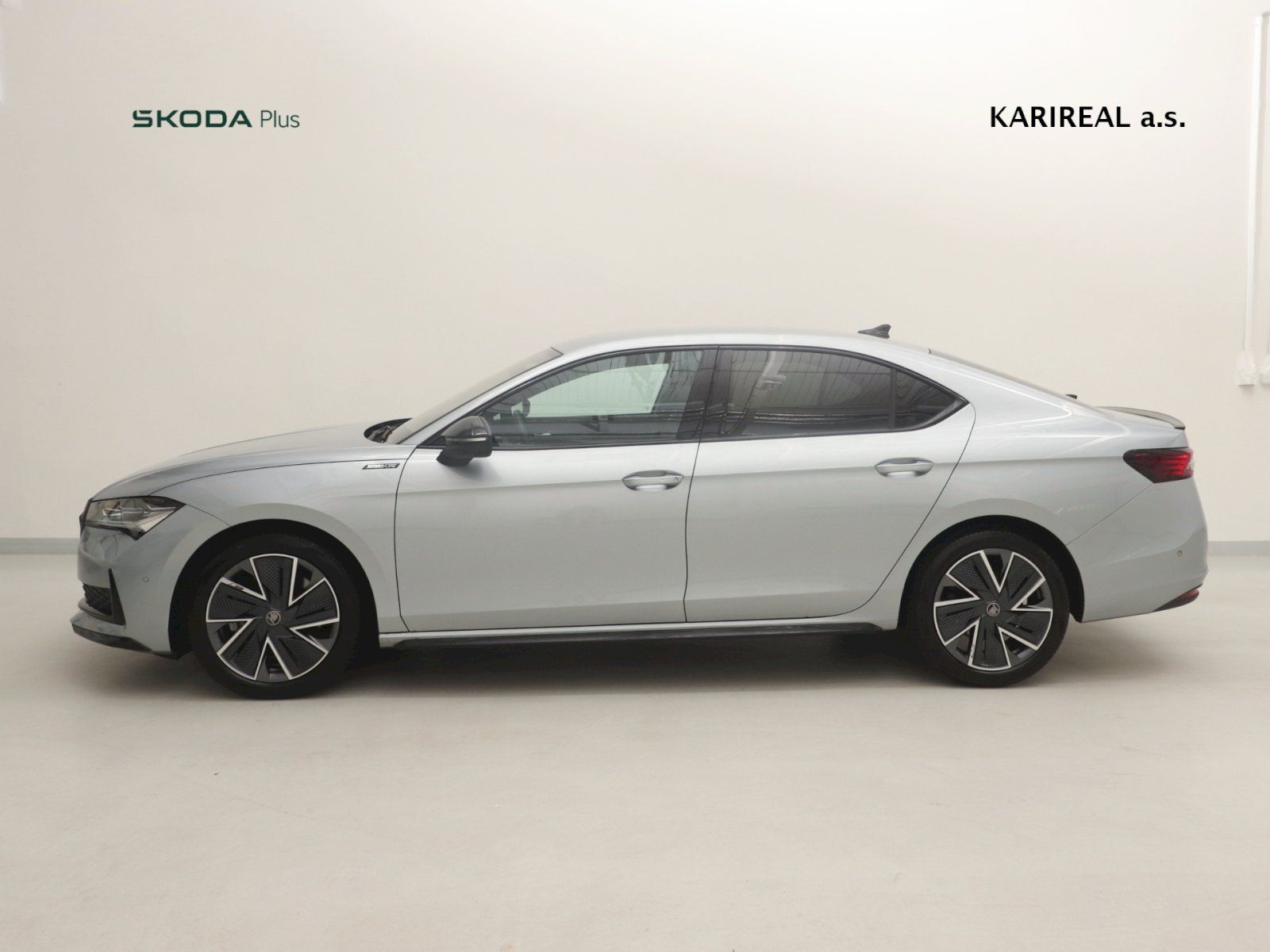 Škoda Superb, TDI 4x4 2.0/142kW DSG SportLin - fotka 3