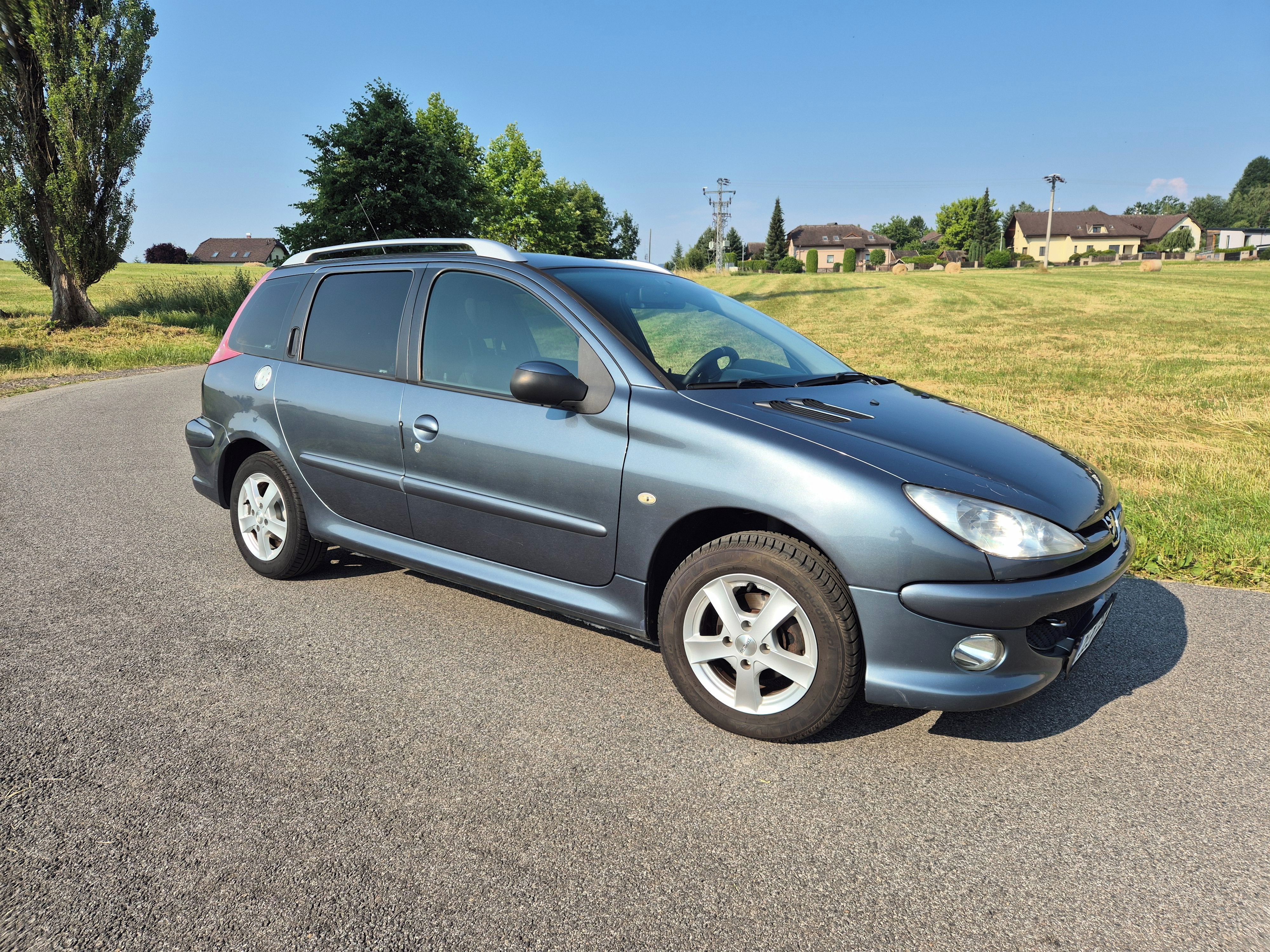 Peugeot 206, SW, 1.4i, A/C, BT, udržované - fotka 5