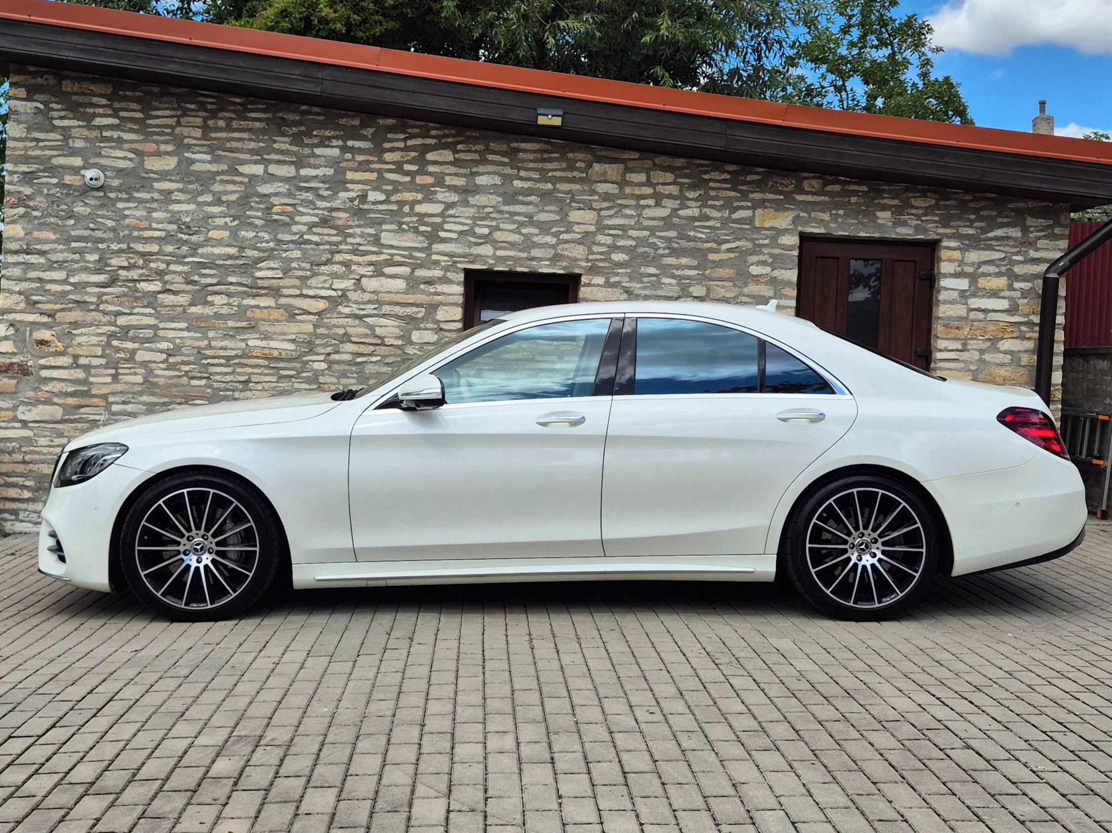 Mercedes-Benz Třídy S, 560 AMG 4MATIC Sedan (W222) - fotka 4