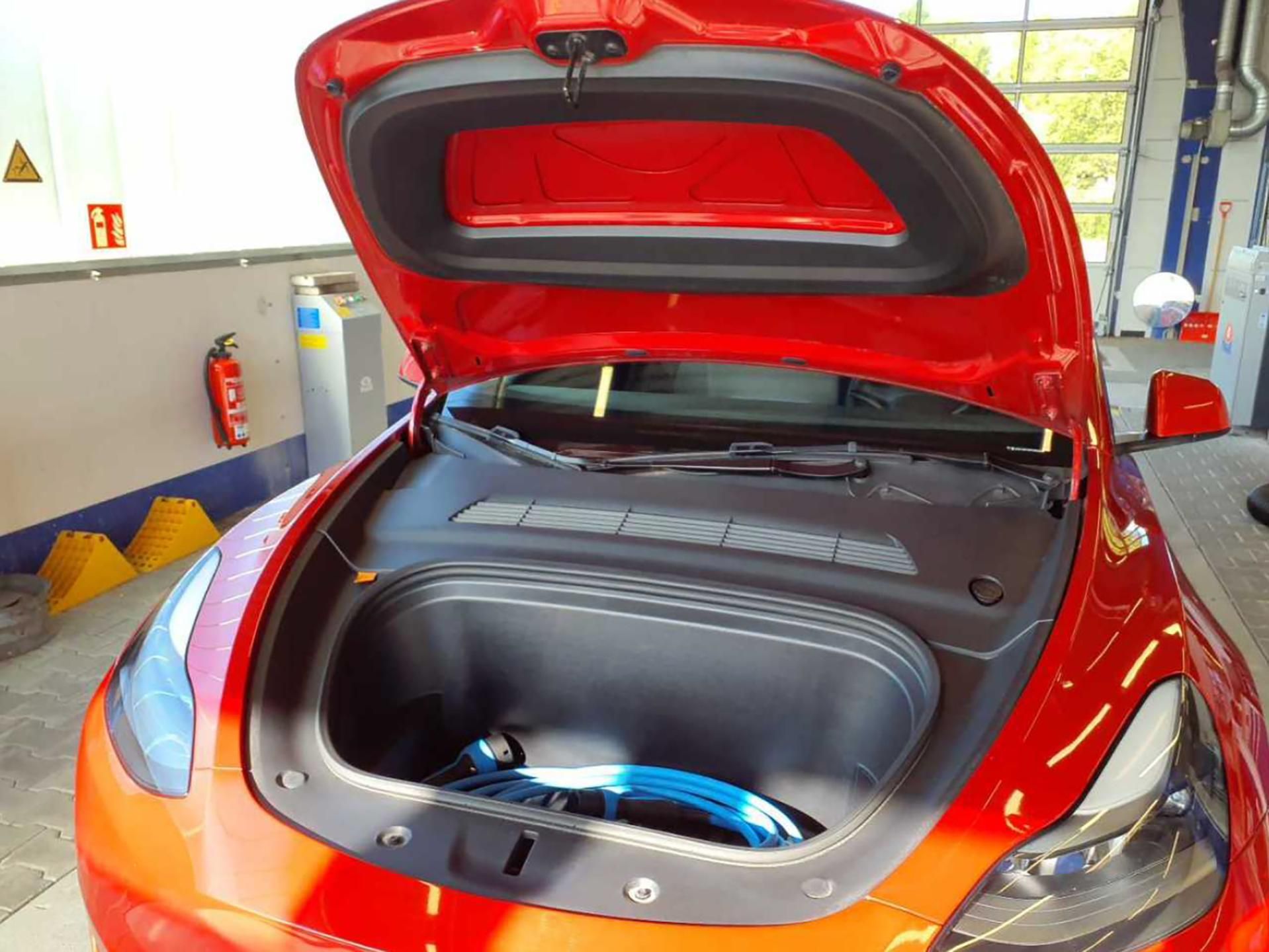 Tesla Model Y, RWD, LFP baterie, Tažné - fotka 3