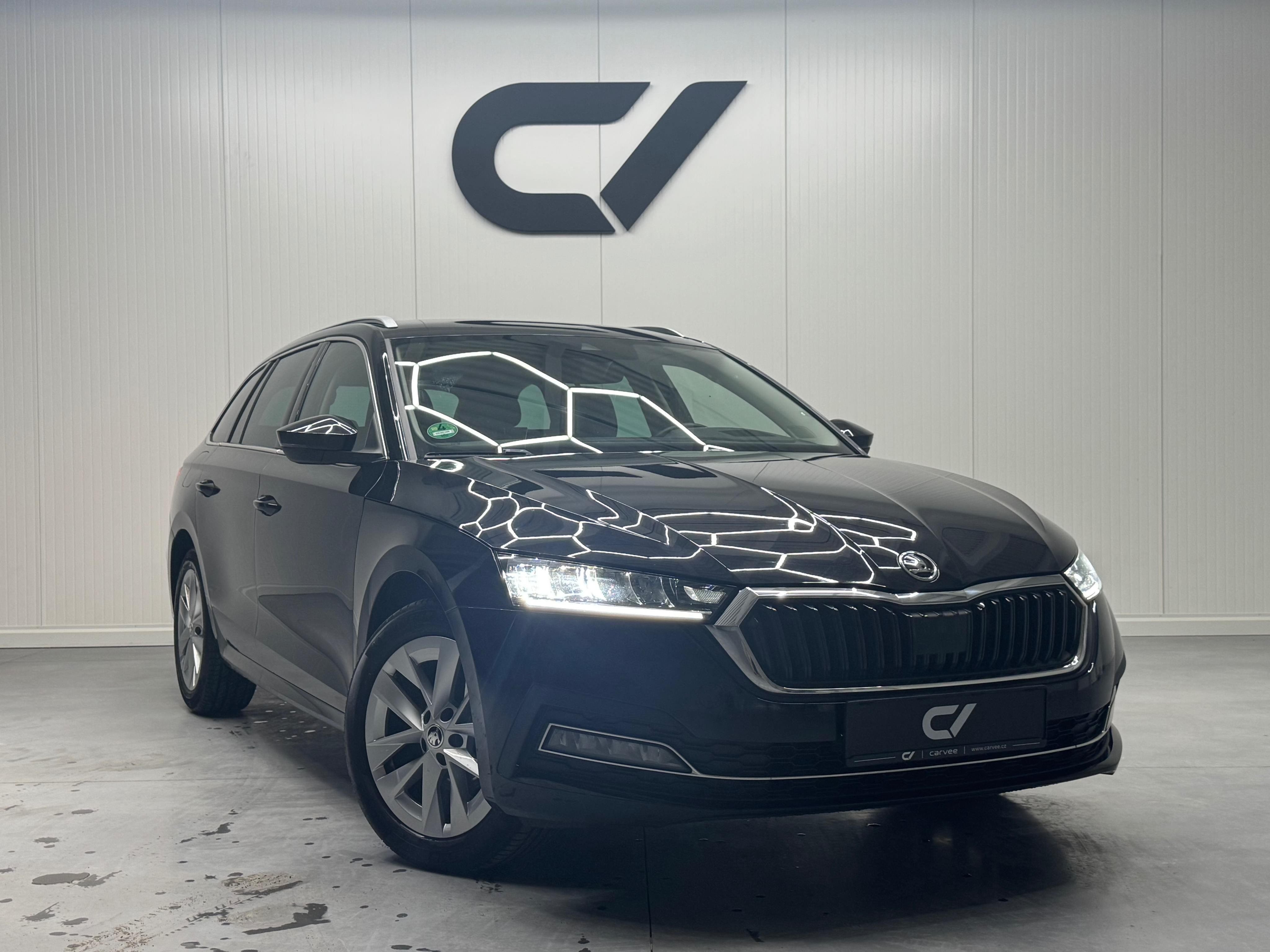 Škoda Octavia, 2.0 TDI Style HEAD UP - fotka 2