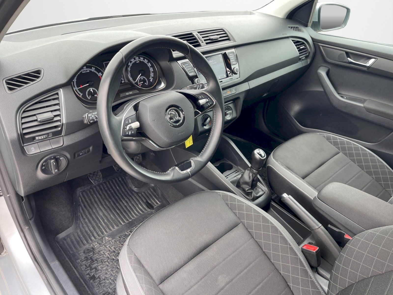 Škoda Fabia, 1.0 TSI 70kW Tour Ambition Plu - fotka 5