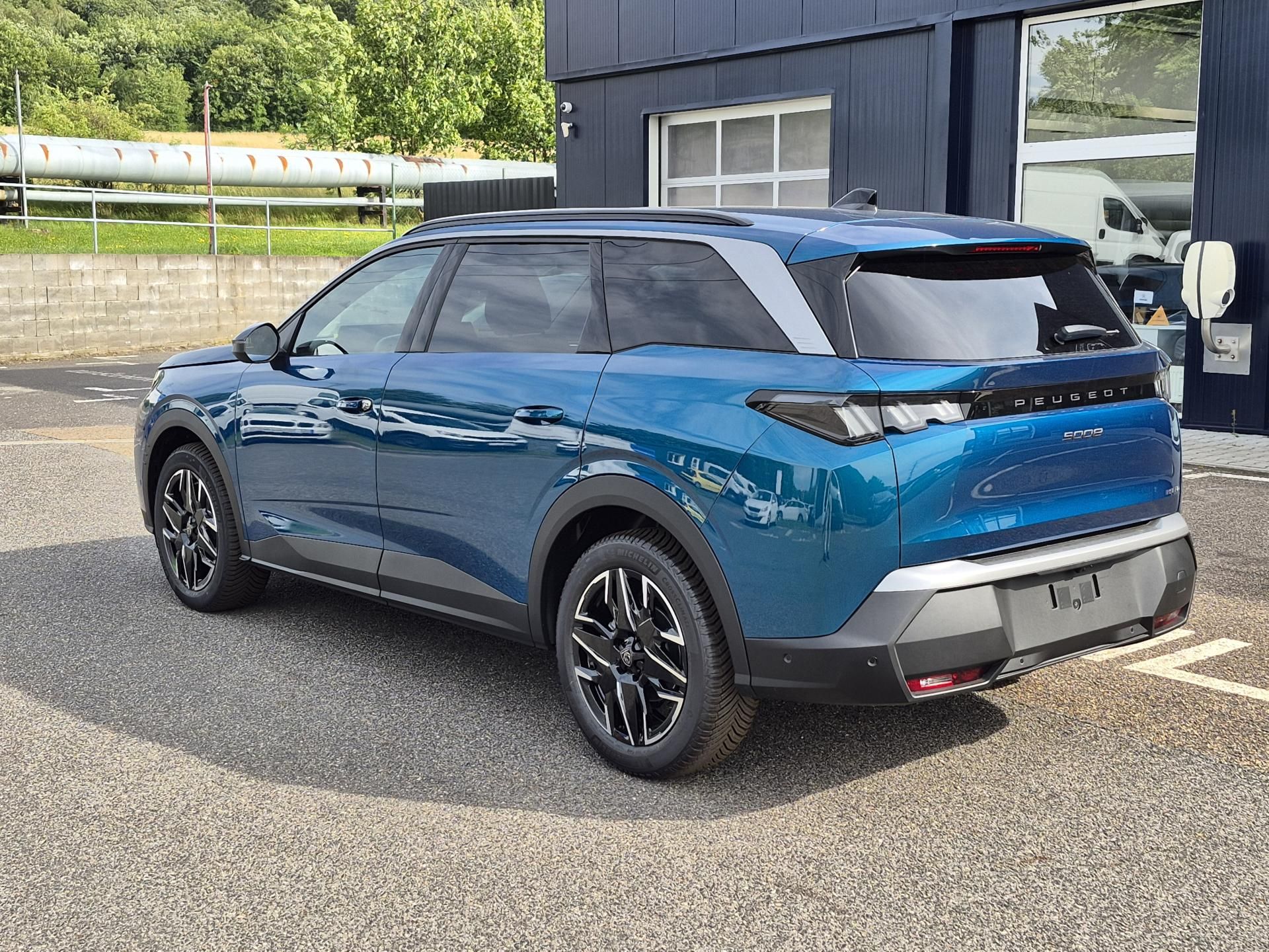 Peugeot 5008, BUSINESS Hybrid 145 e-DCS6 - fotka 3
