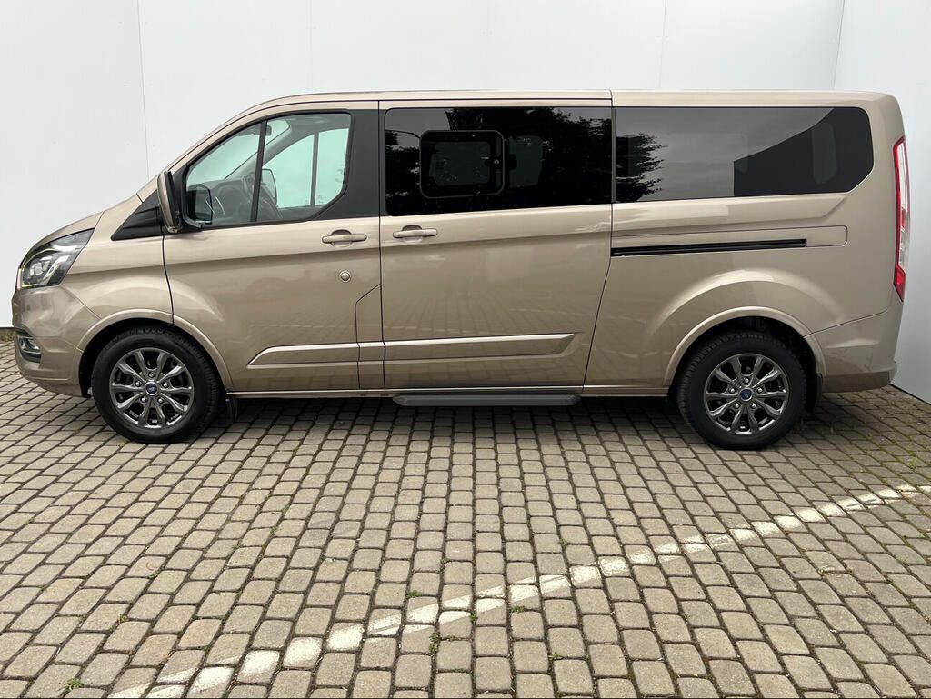 Ford Tourneo Custom, 2.0 . 136 kW - fotka 3