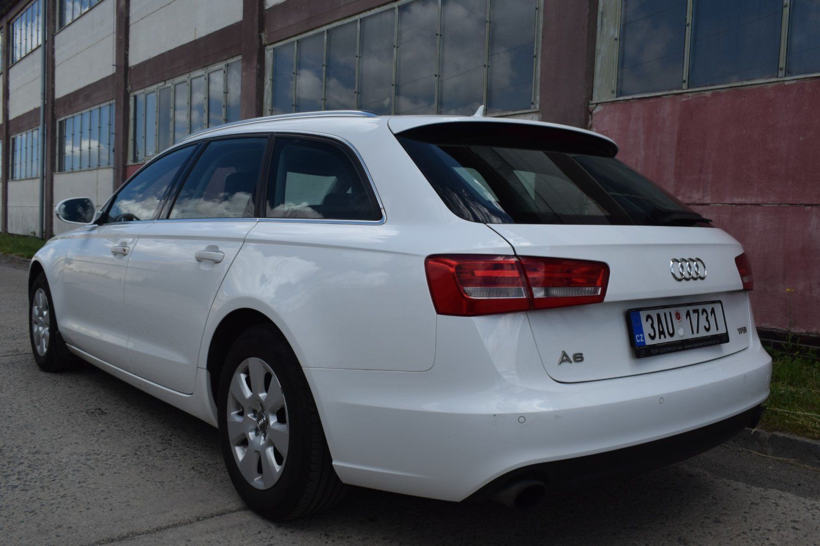 Audi A6, 1.maj.,serviska - fotka 4
