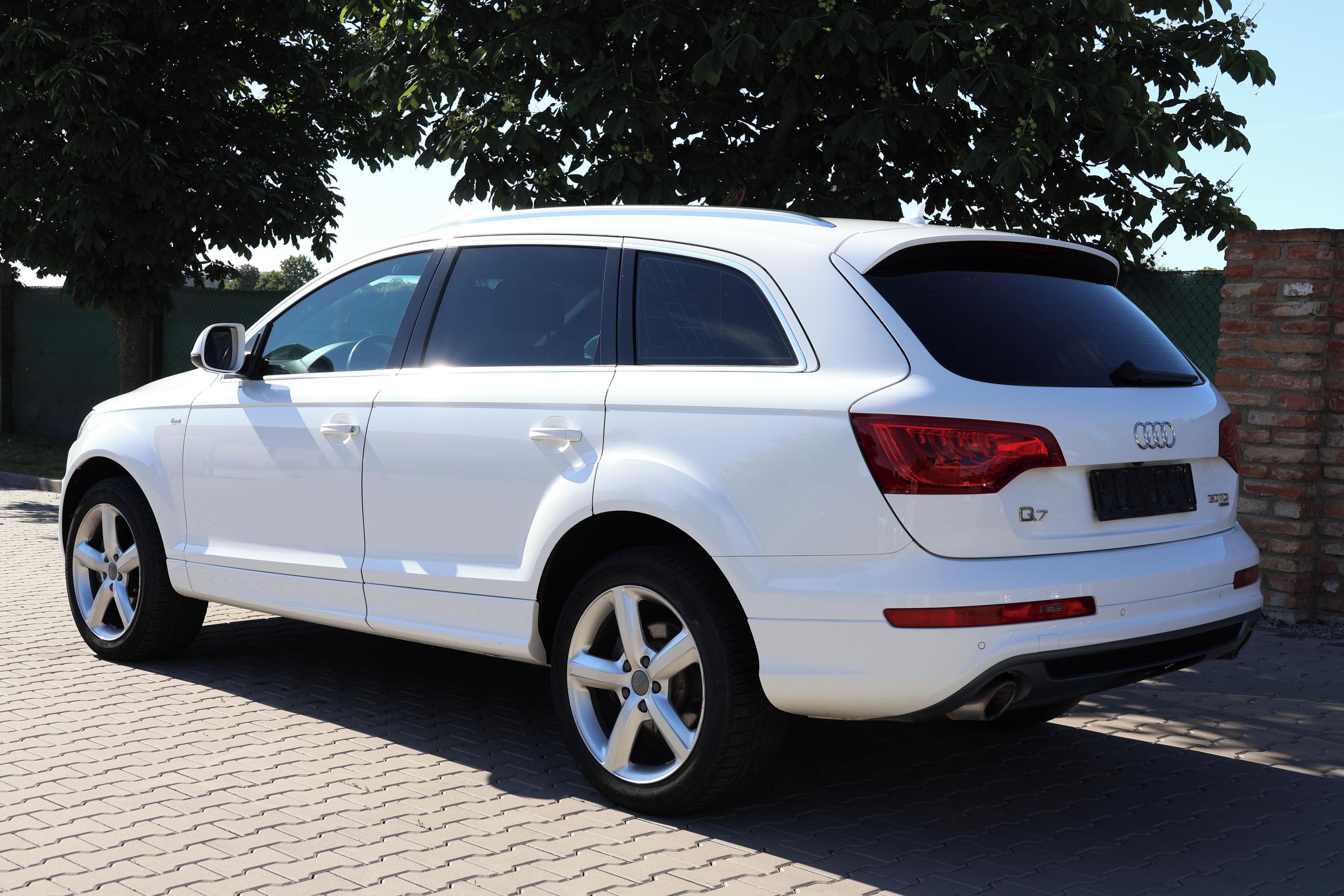 Audi Q7, 3.0TDI 176kW FACELIFT 2xSLINE - fotka 3