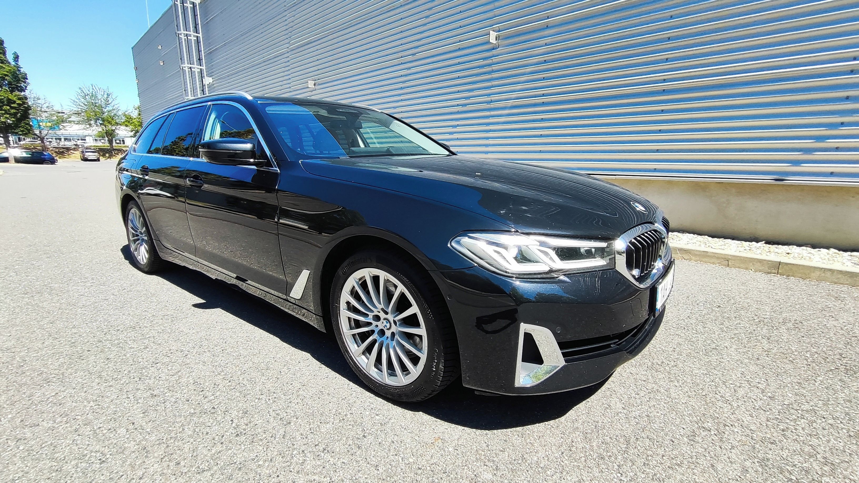 BMW Řada 5, 540d xDrive Touring - fotka 2