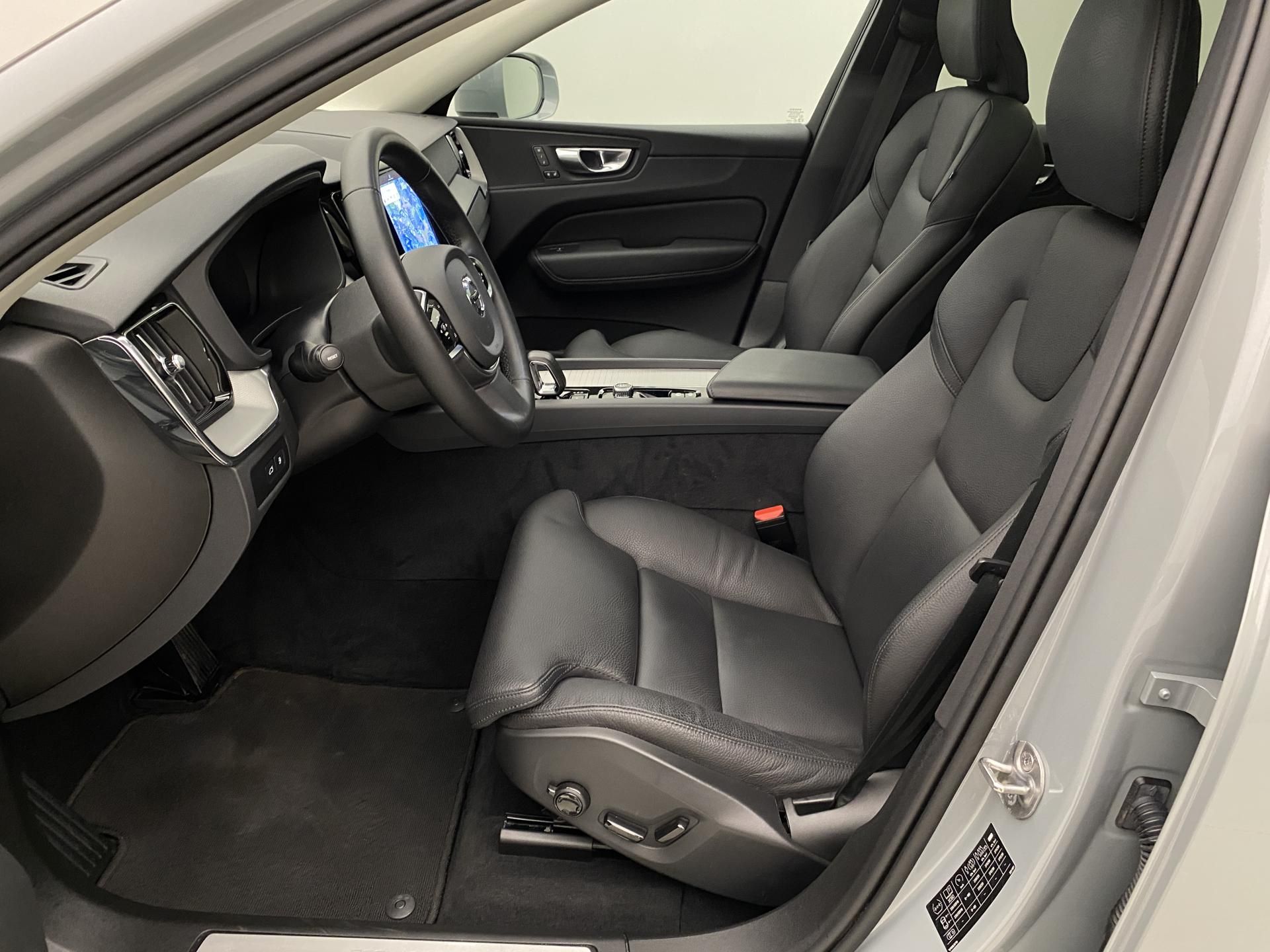 Volvo XC60, T6 AWD RECHARGE BRIGHT PLUS CZ - fotka 3