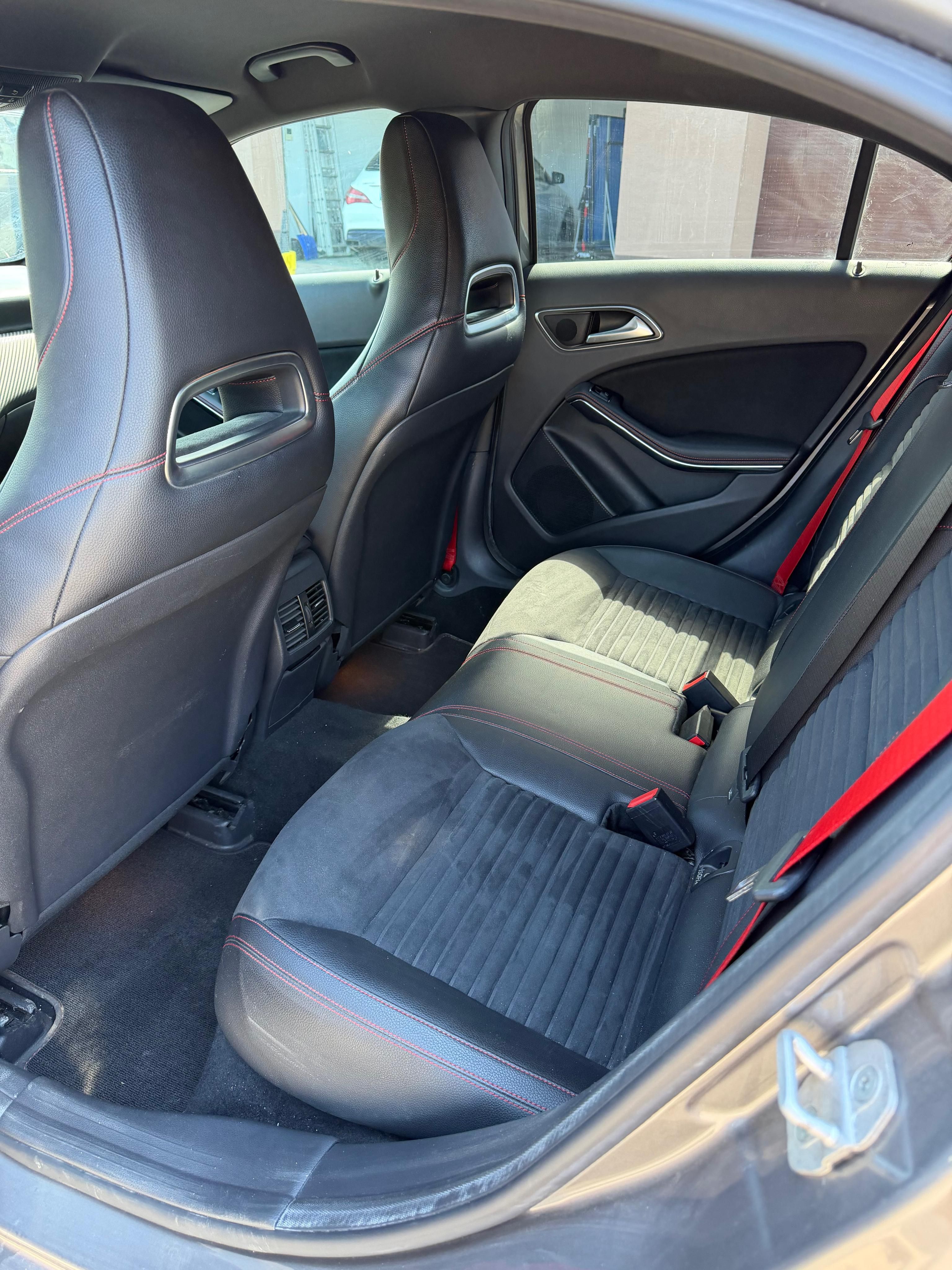 Mercedes-Benz Třídy A, Mercedes Benz A250, 155kW - fotka 4