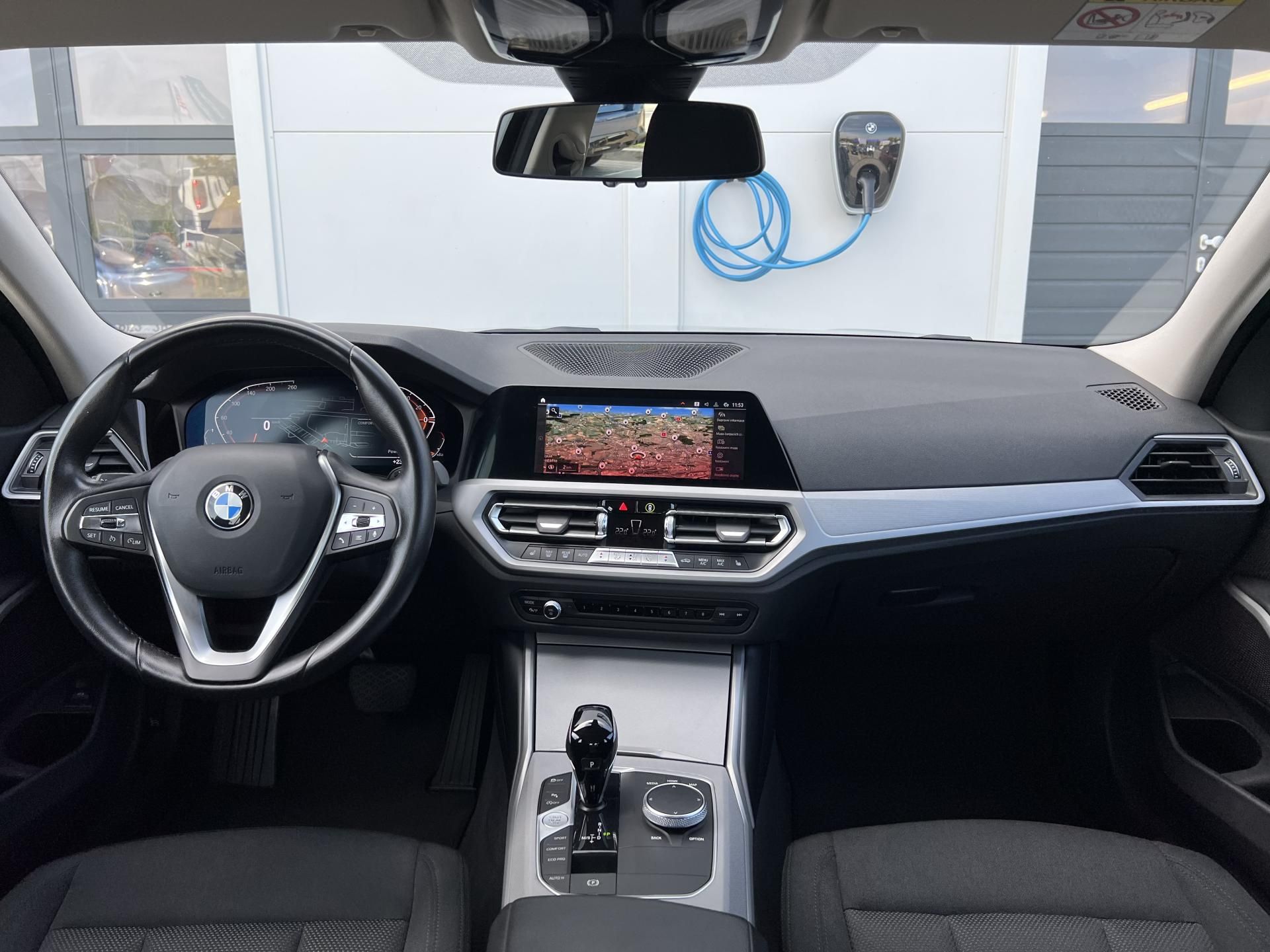 BMW Řada 3, 318i A/T Model Advantage - fotka 6