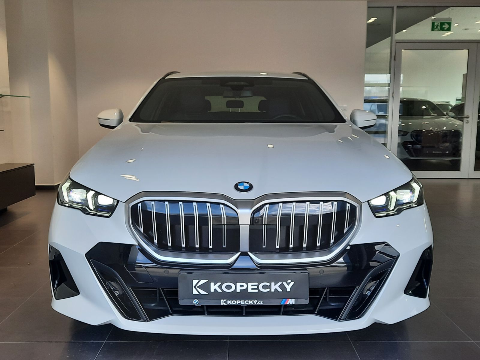 BMW Řada 5, 540d xDrive Touring M Sport - fotka 2