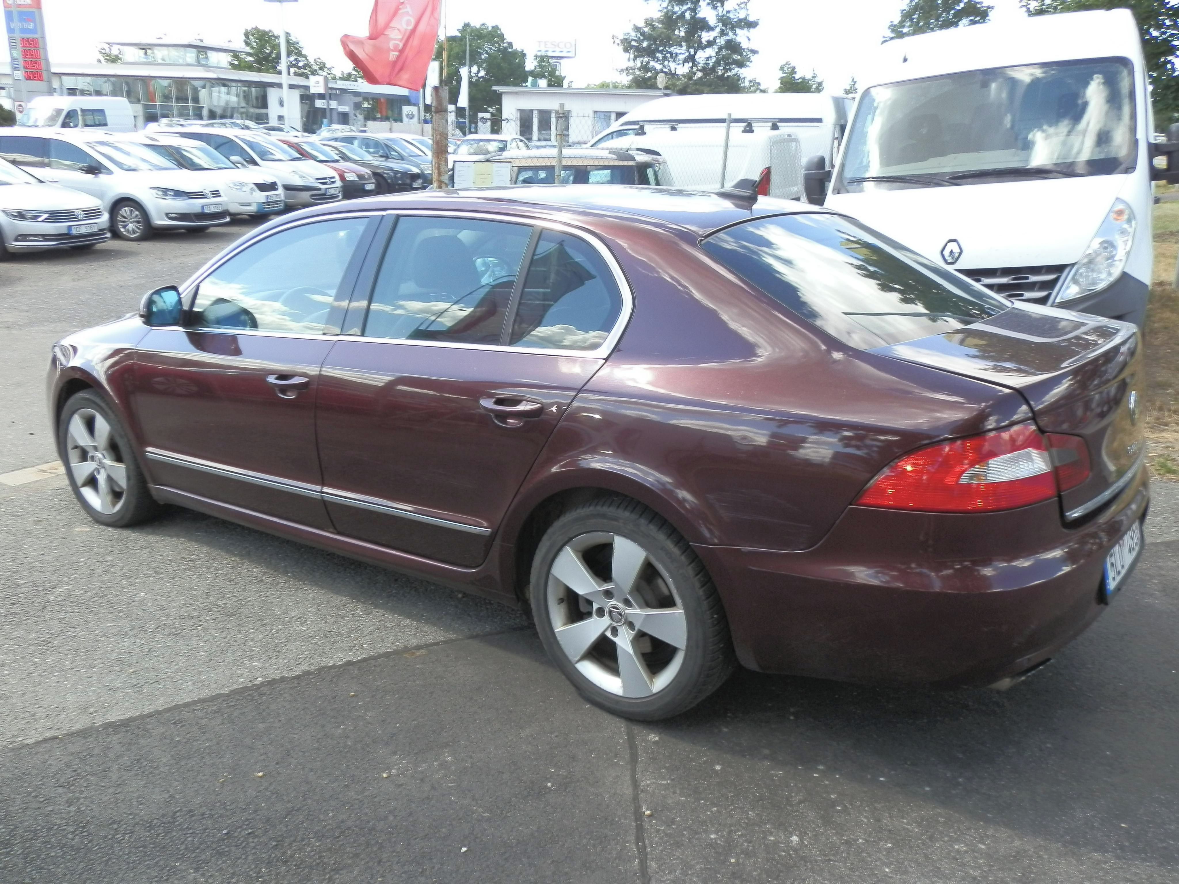 Škoda Superb, 2,0 TDi DSG - fotka 3