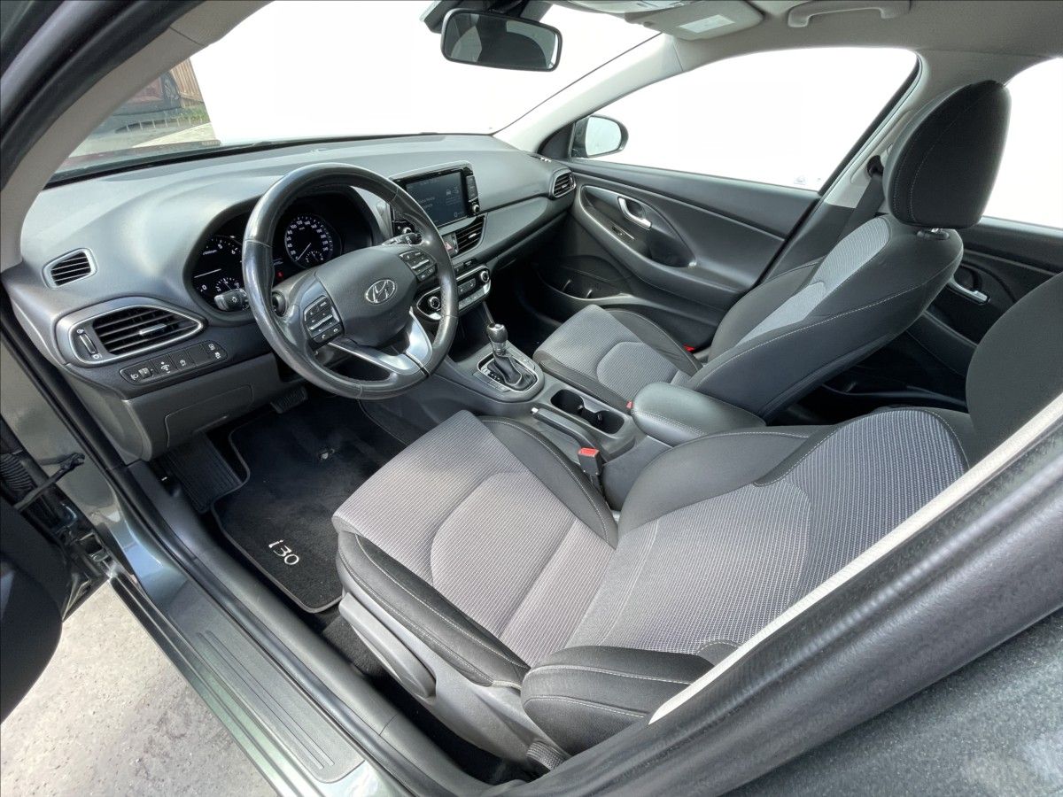 Hyundai i30, 1,0 T-GDI DCT Family Comfort - fotka 5