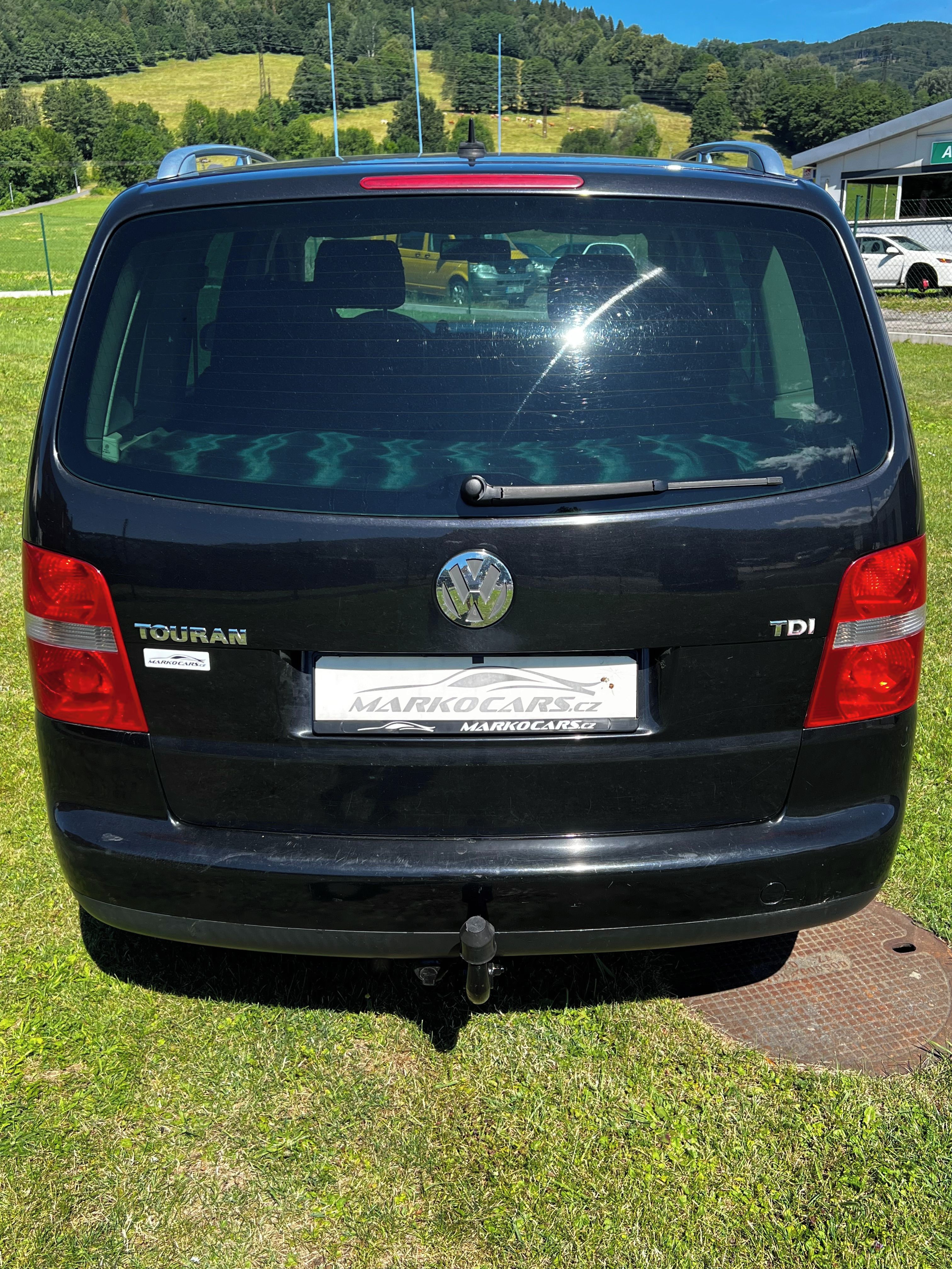 Volkswagen Touran, 2.0 TDi HIGHLINE TAŽNÉ ZAŘ. - fotka 6